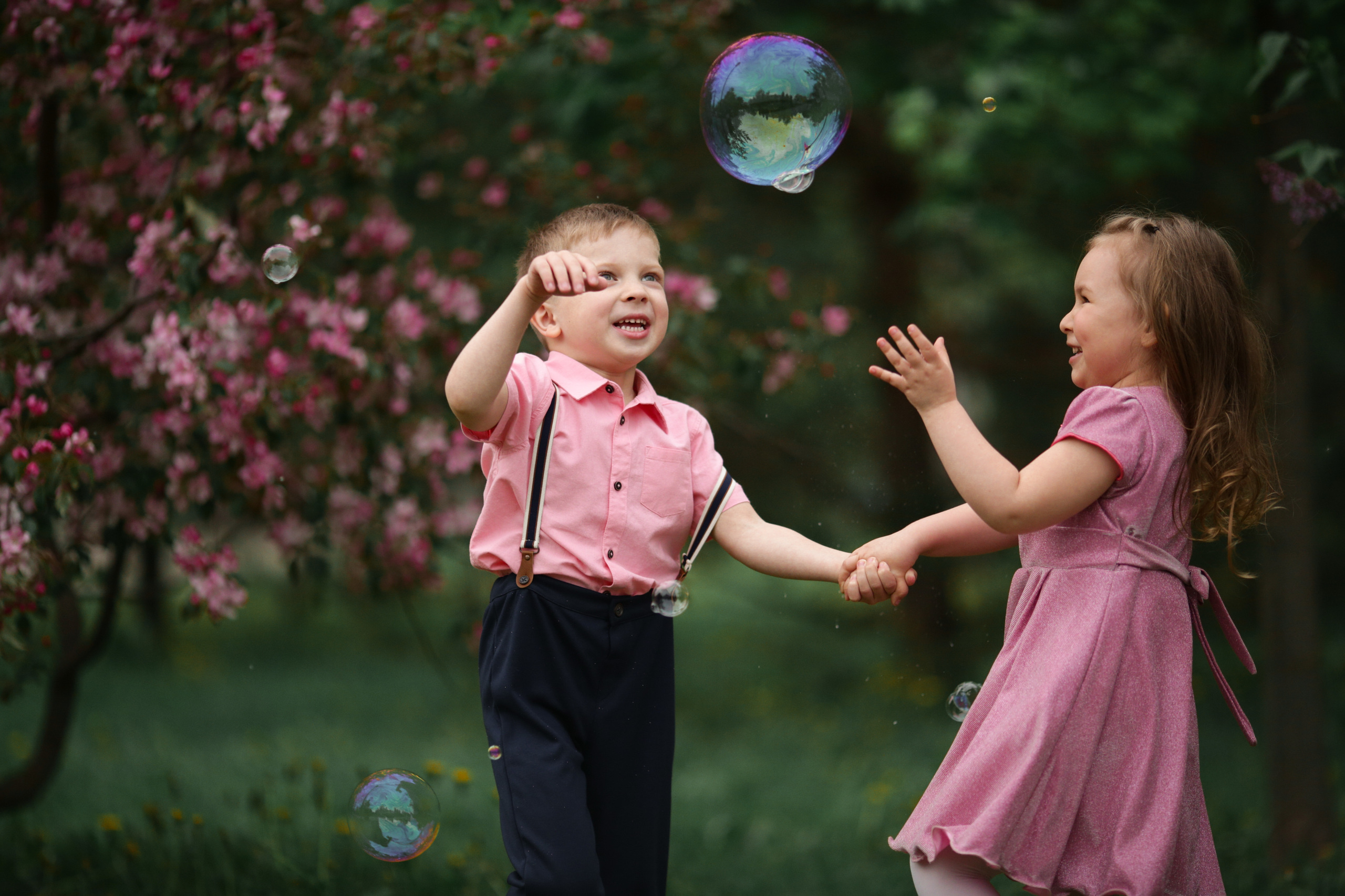 Фотосессия в цветущих яблоневых садах. Свадебный и репортажный фотограф (Москва, Королев и другие)