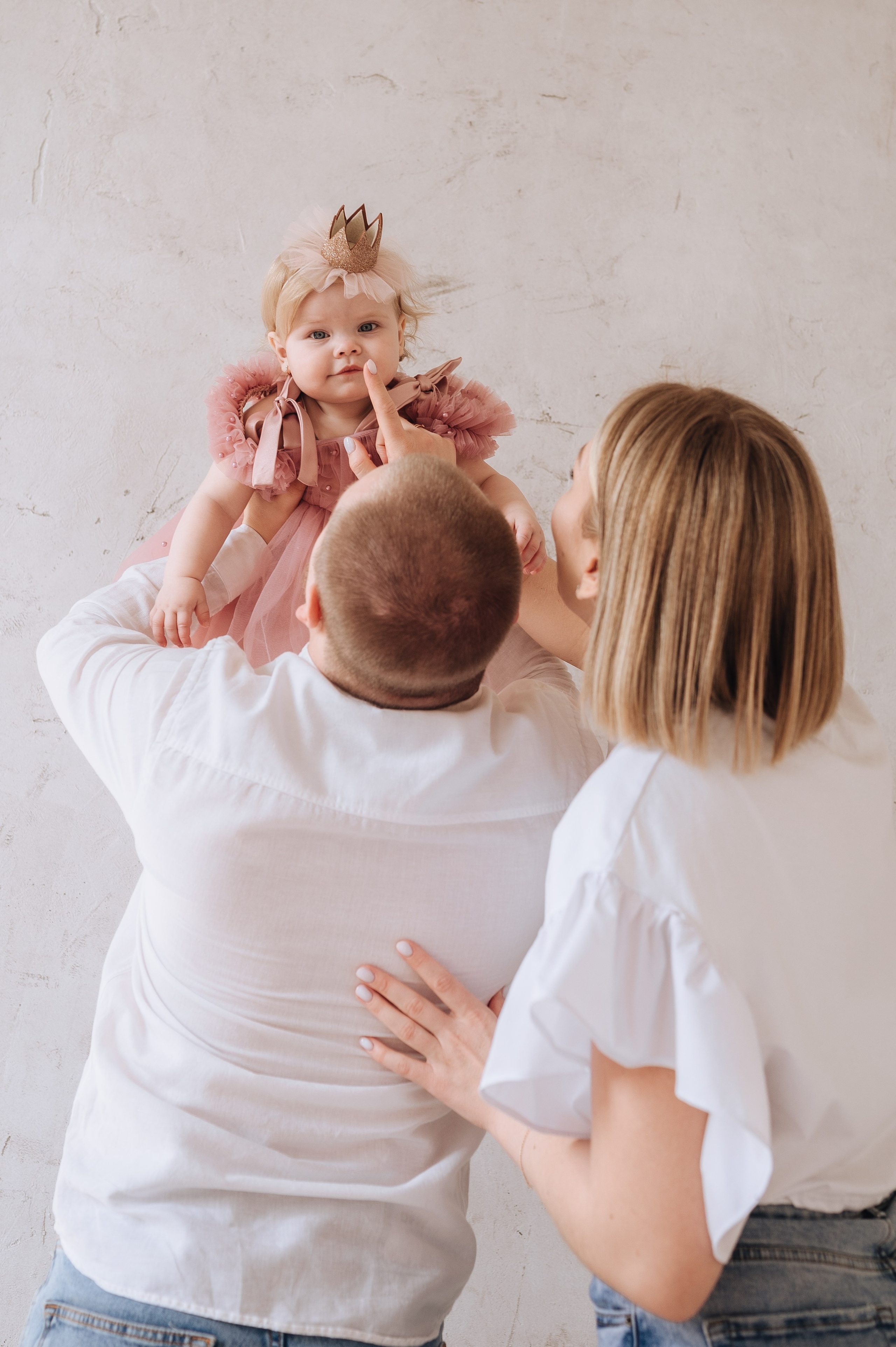 Семейная фотосессия на годик Евы. Фотограф в Москве и Московской области Таня Яблочкина