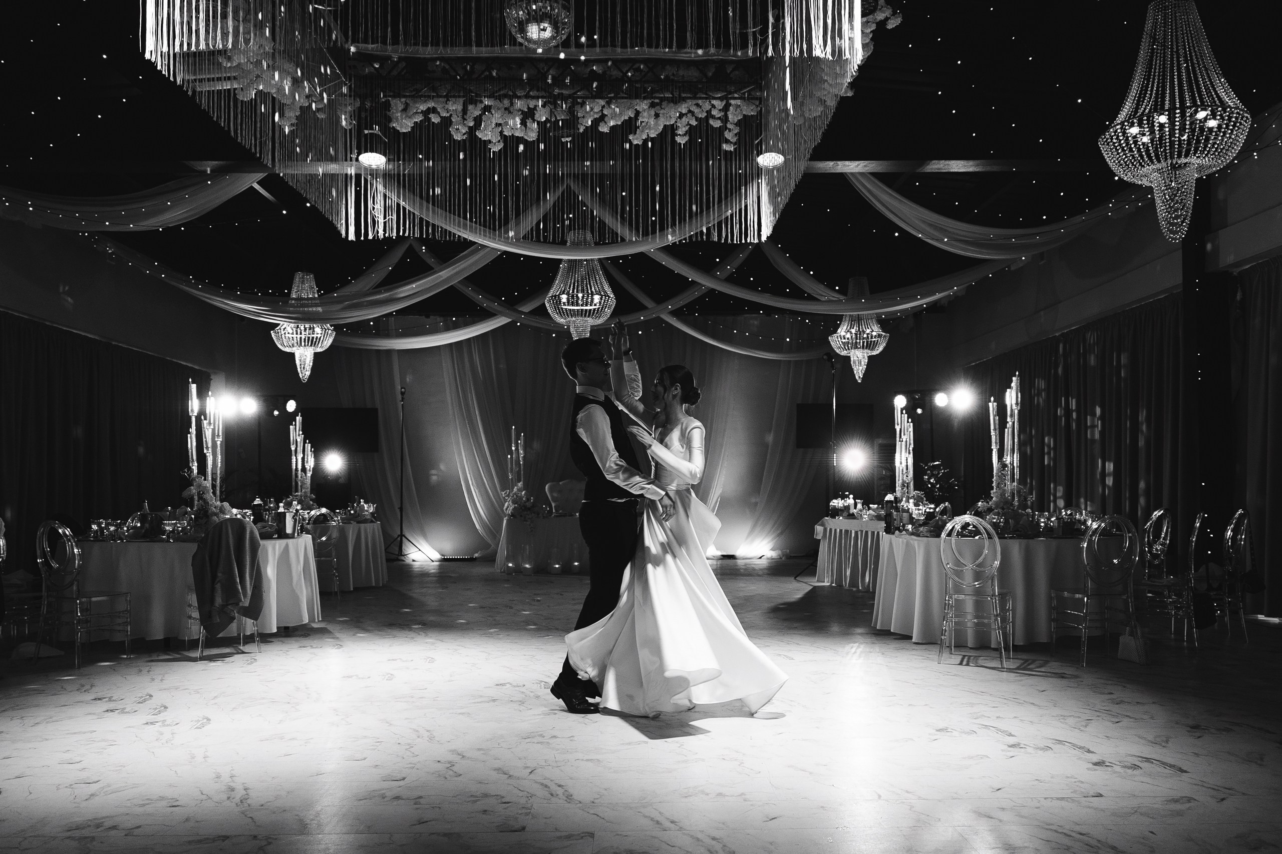 Свадебная фотосессия банкета. Свадебный и Семейный Фотограф в Гатчине и Санкт-Петербурге Виктория