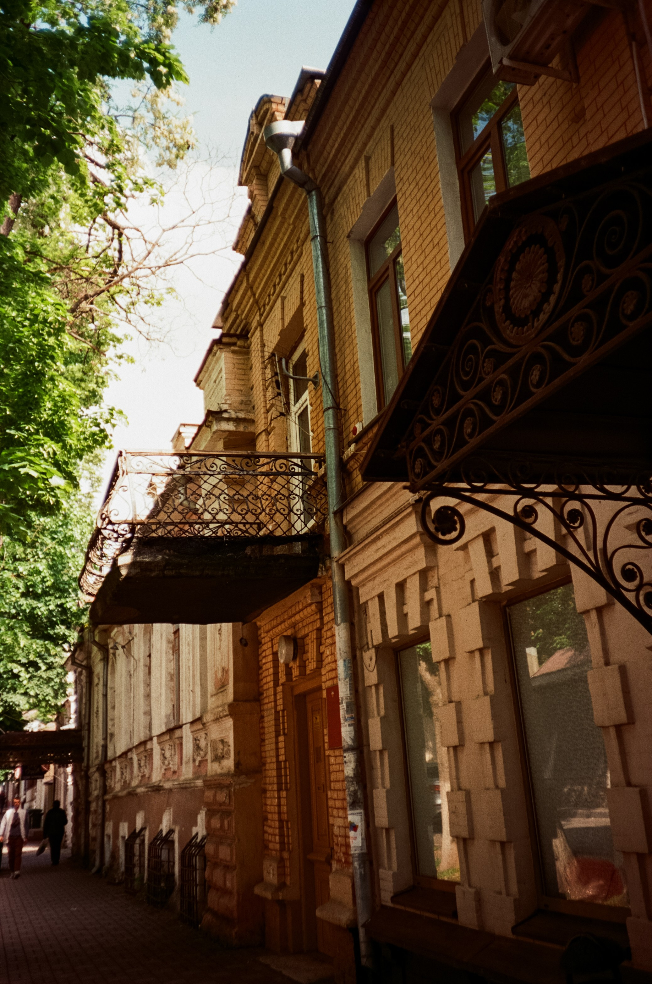 Стрит в солнечном Пятигорске. Парк Победы и Новопятигорское озеро. Фотограф-документалист Мария Осокина