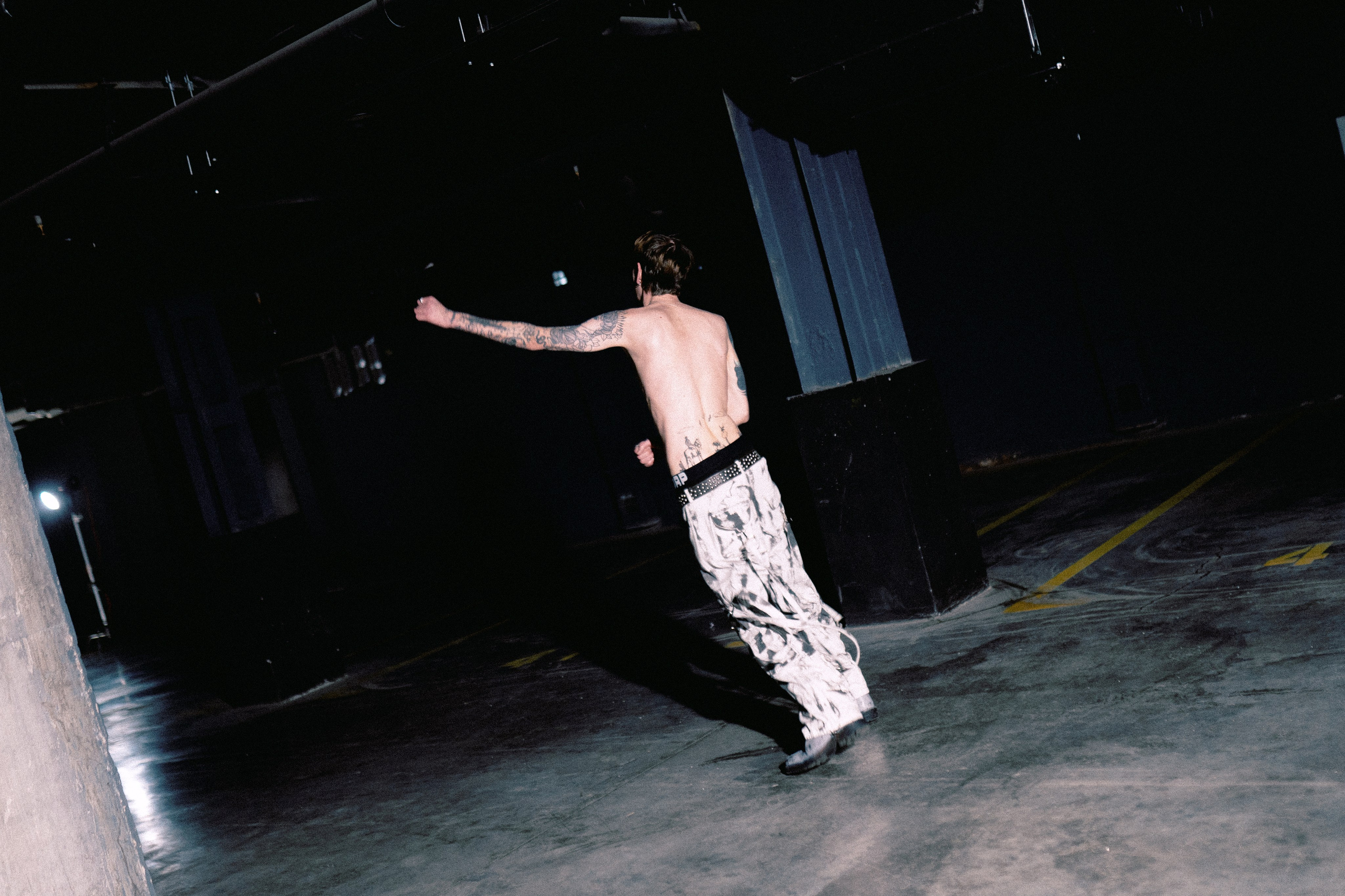 Loweliness. Backstage. @tomrus: Рустам Шагиморданов — фотограф