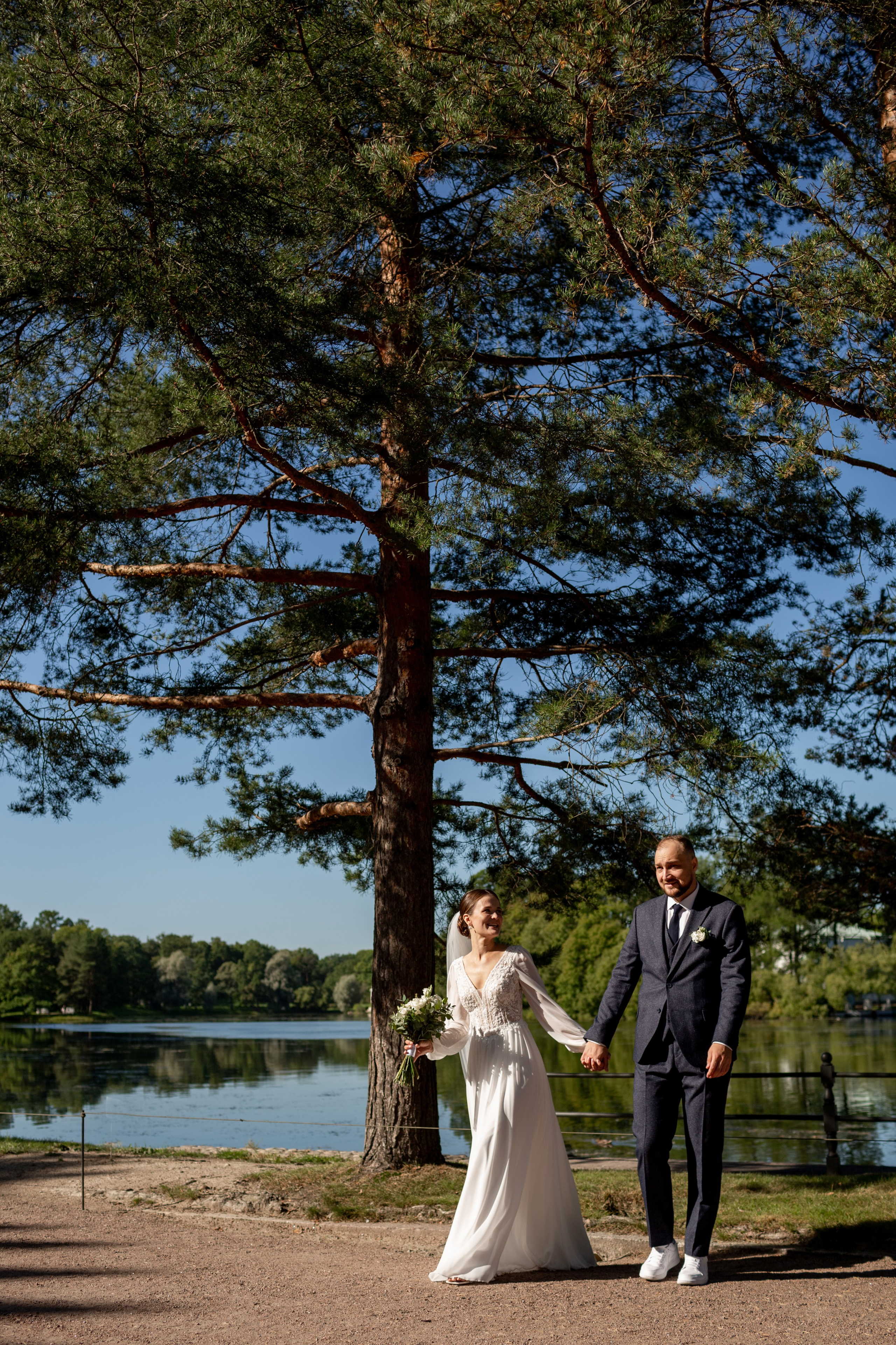 Свадебная фотопрогулка в Пушкине. Свадебный фотограф Кирилл Белый