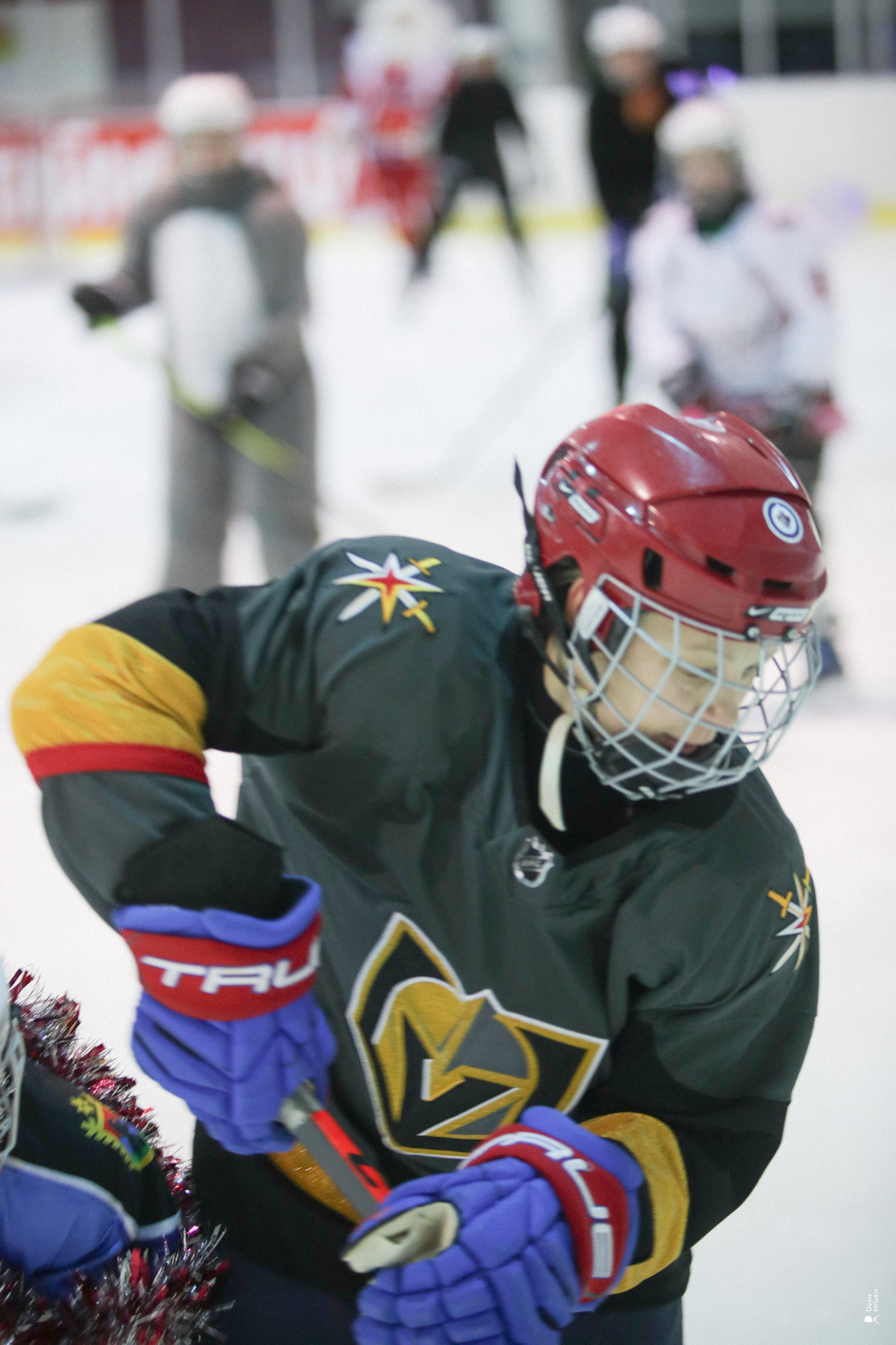 Звенит в ушах лихая музыка атаки. Портретный фотограф Денис Милютин