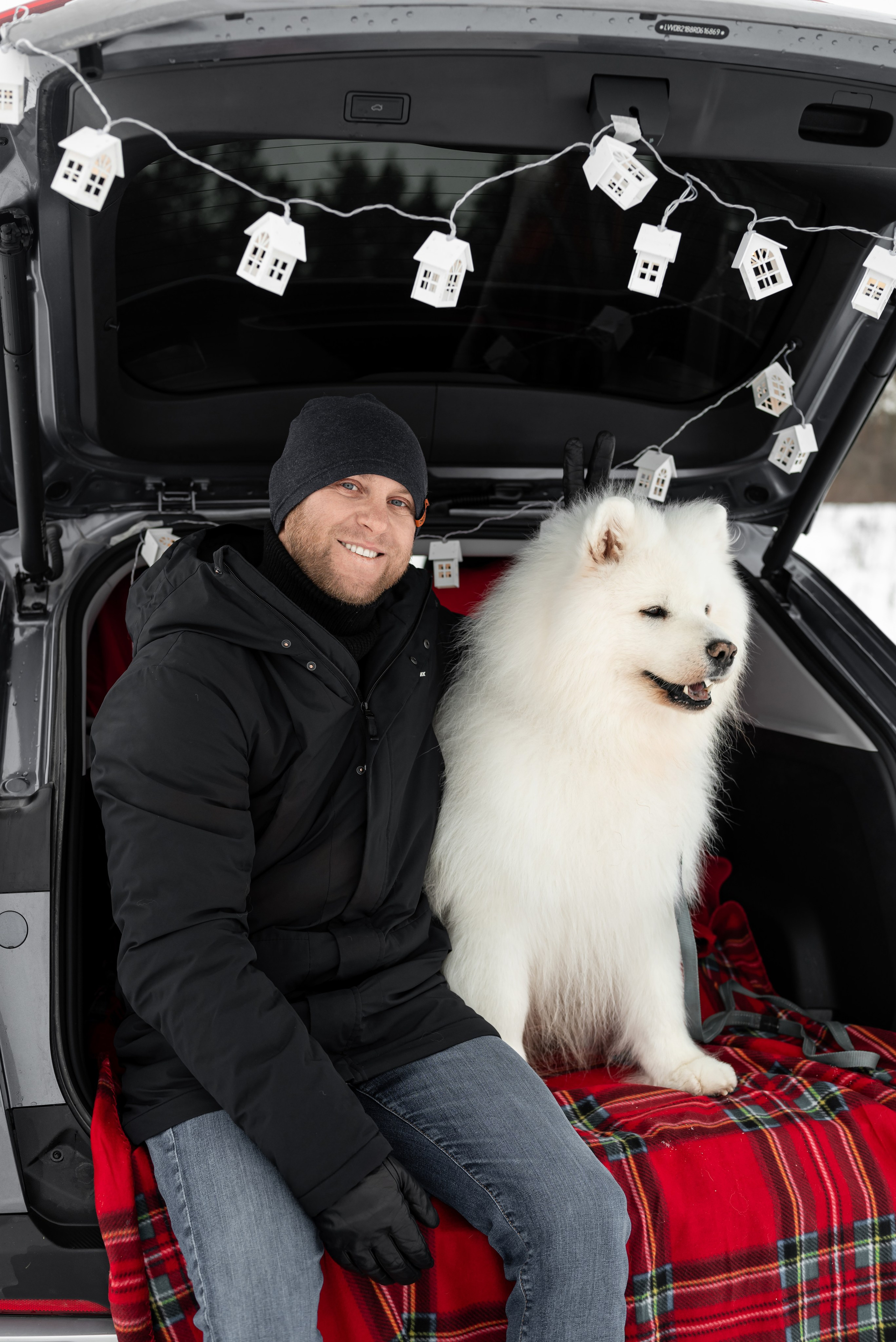 Фотопроект с Платоном и машиной на улице. Фотограф в городе Салават