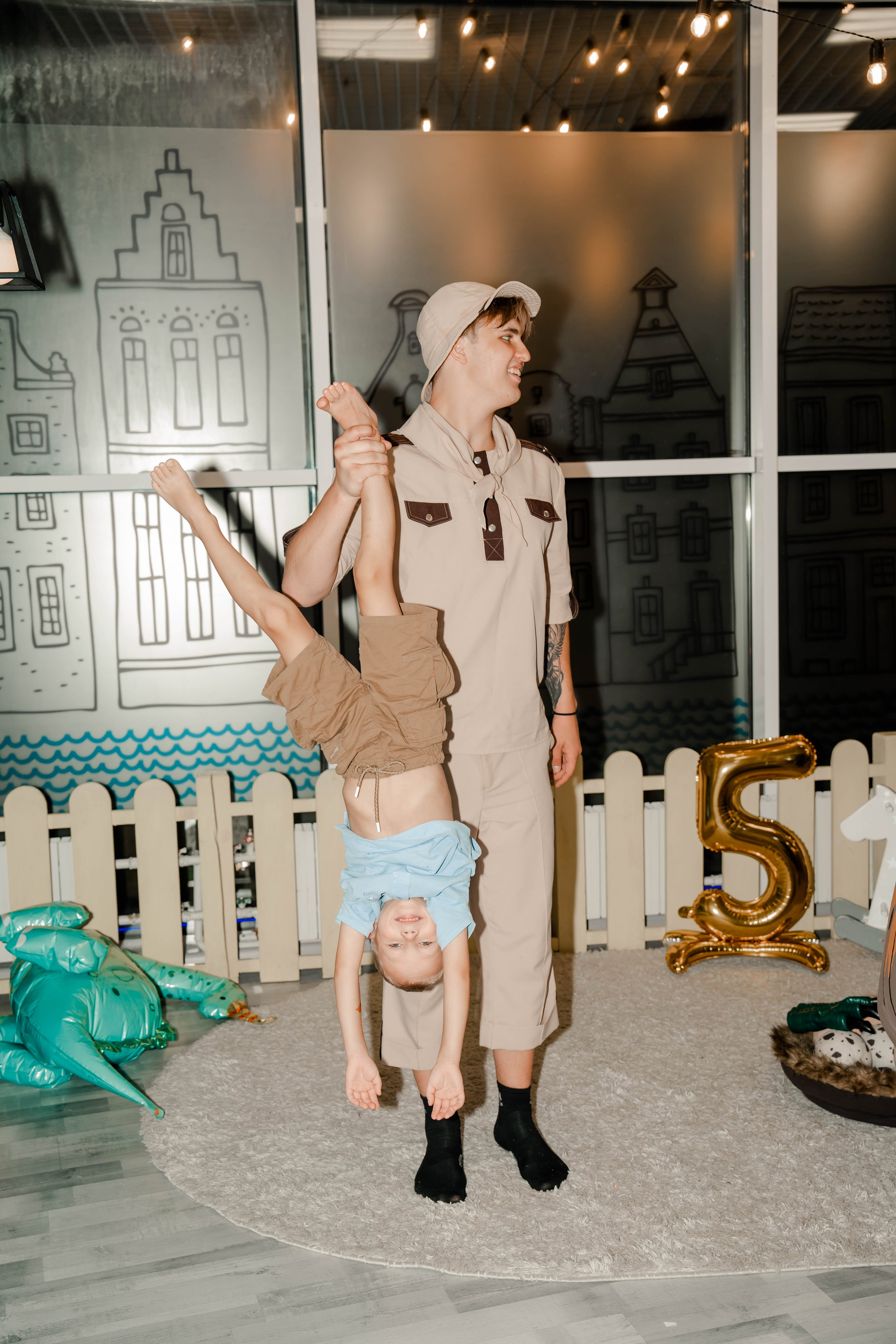 Грозный Тирекс. Крамер Юлиана детский и семейный фотограф