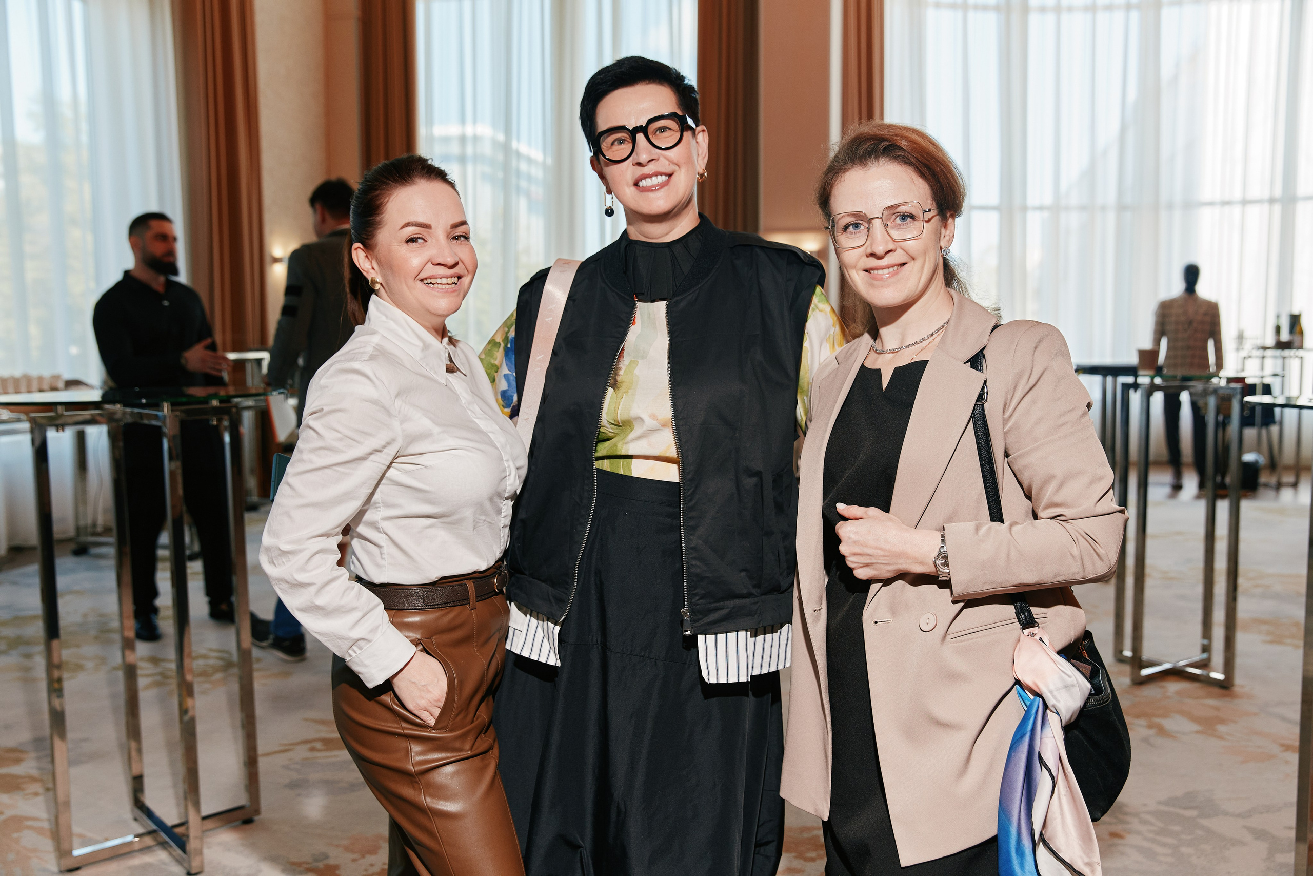 Форум Бизнес-тренды 2025 в Marriott Hotel 28.04. Свадебный репортажный фотограф краснодар максим дремов дрёмов фотосессия студия цена