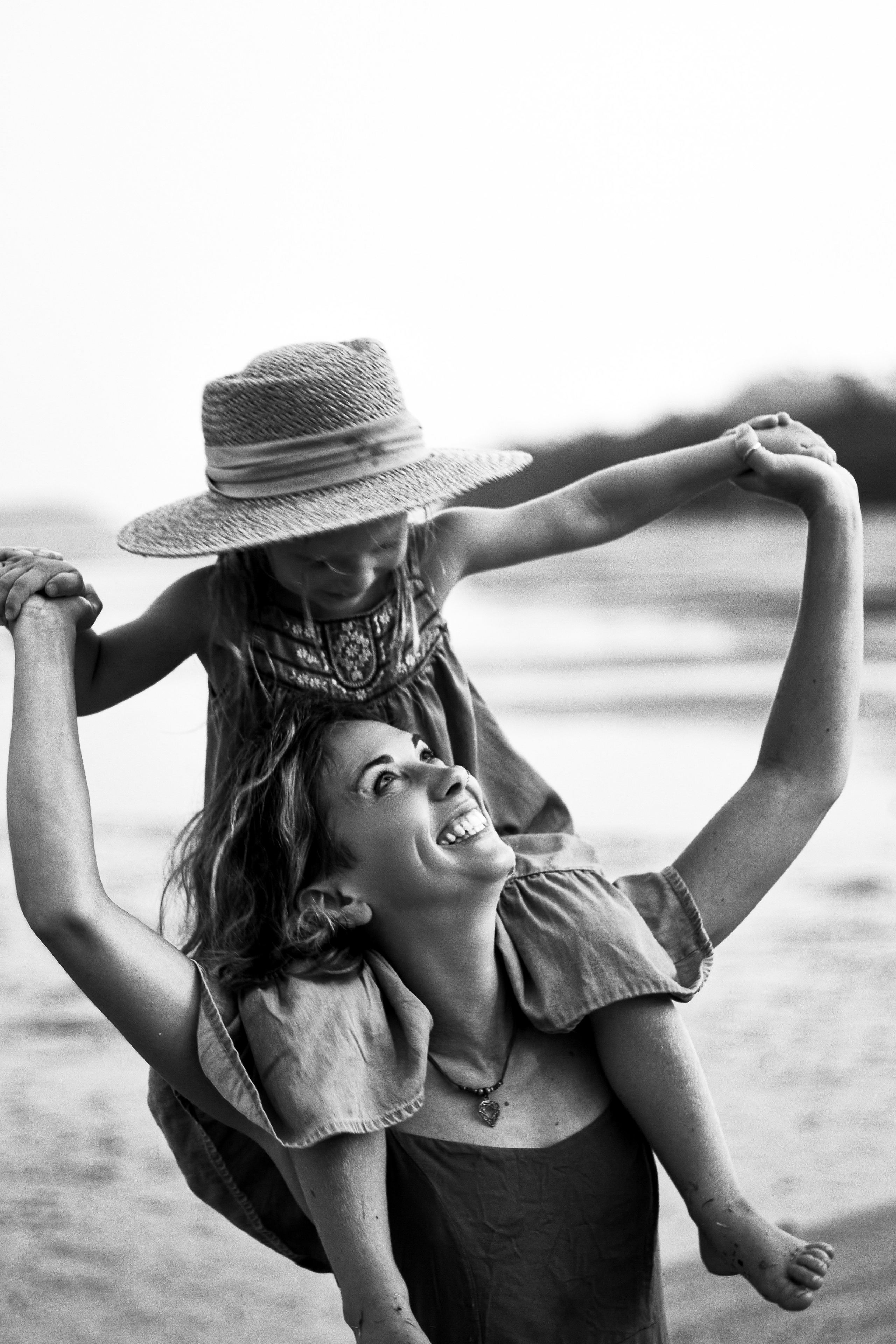 Вечерняя прогулка по пляжу с Джерри. Портретный фотограф Санкт-Петербург