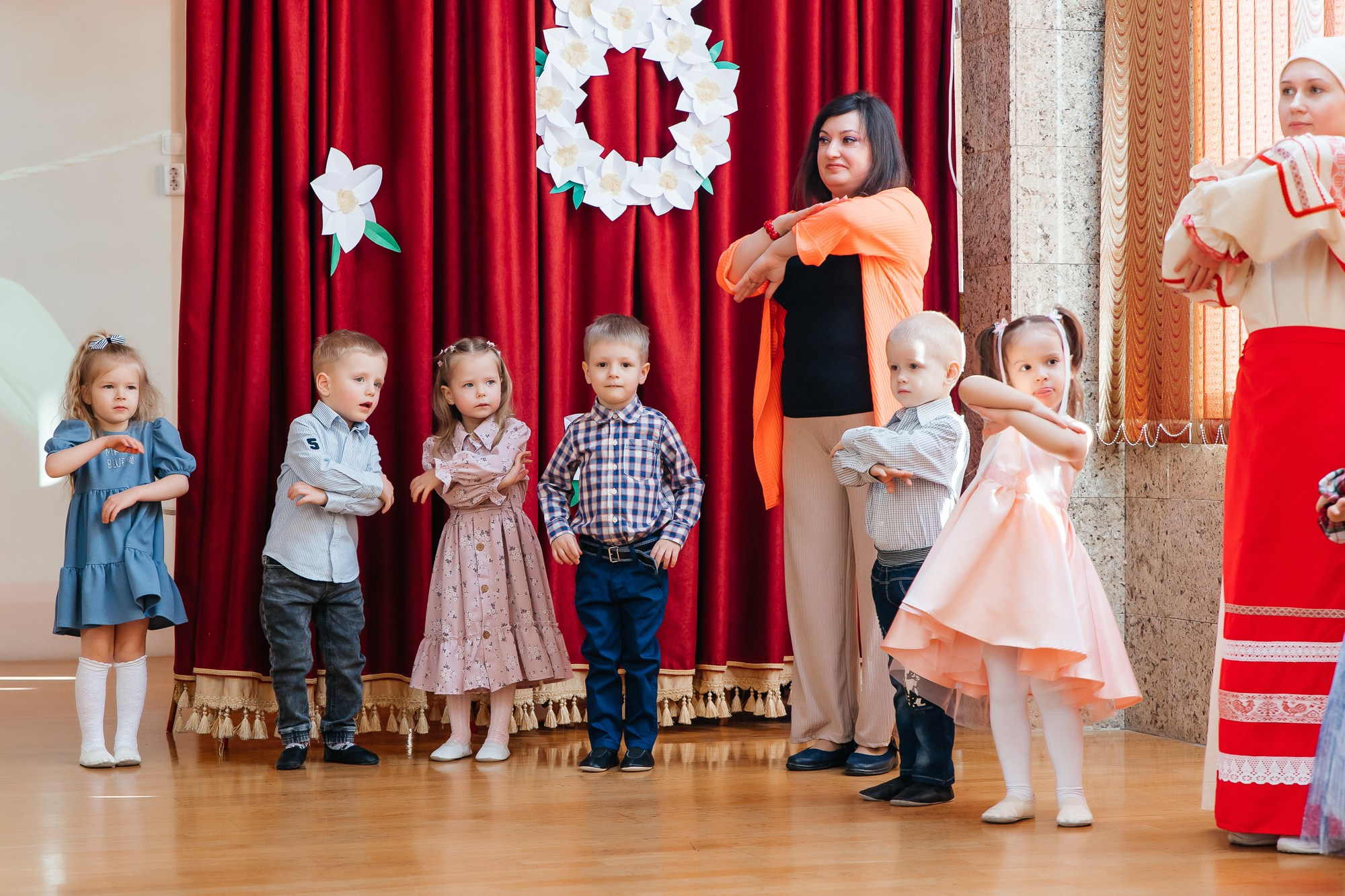 Детский сад № 93 — Утренник (07.03.2023). Свадебный и семейный фотограф Крамар Наталья