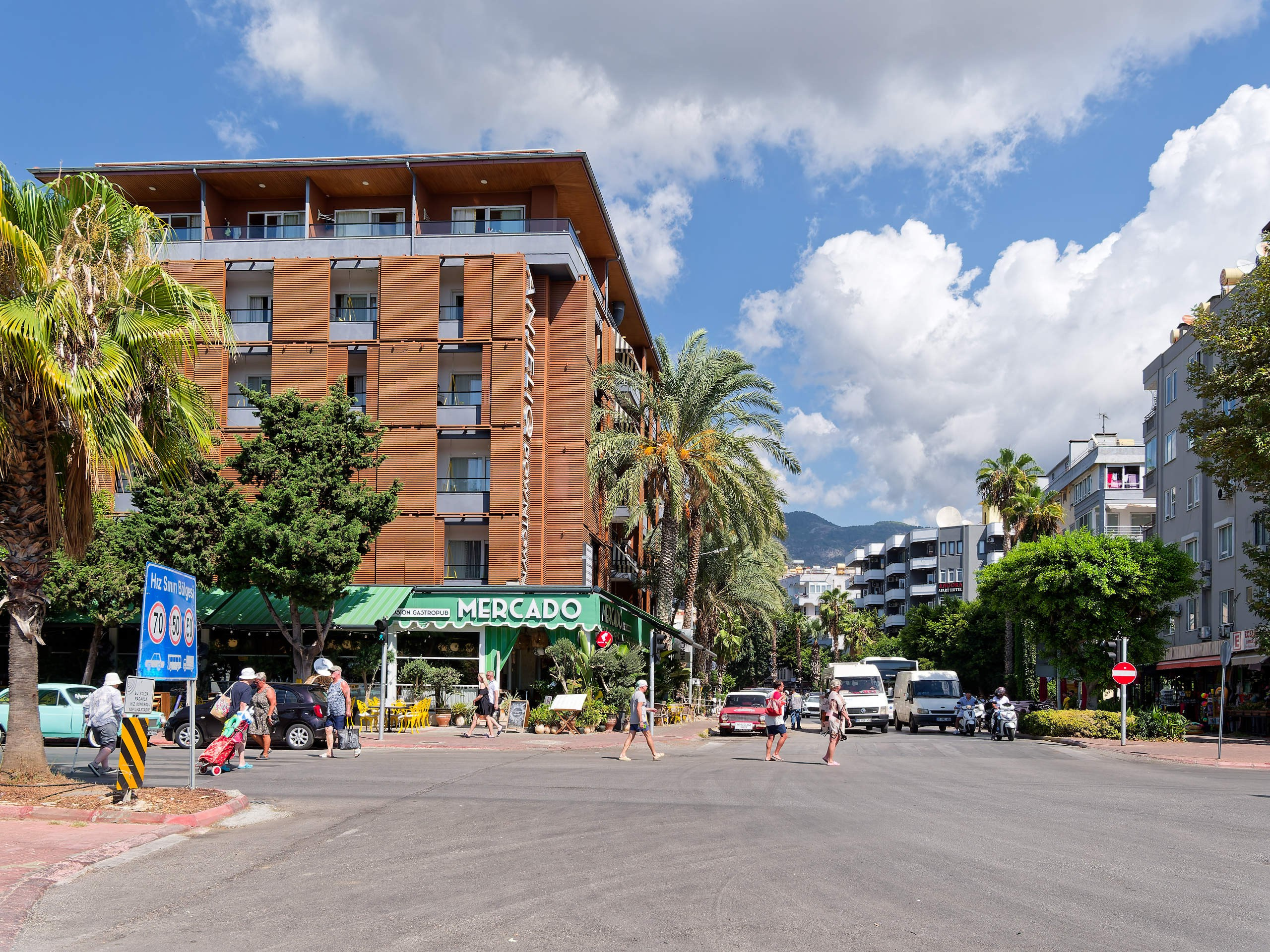 Алания 2025, город, стрит-фото. Избранные фотографии