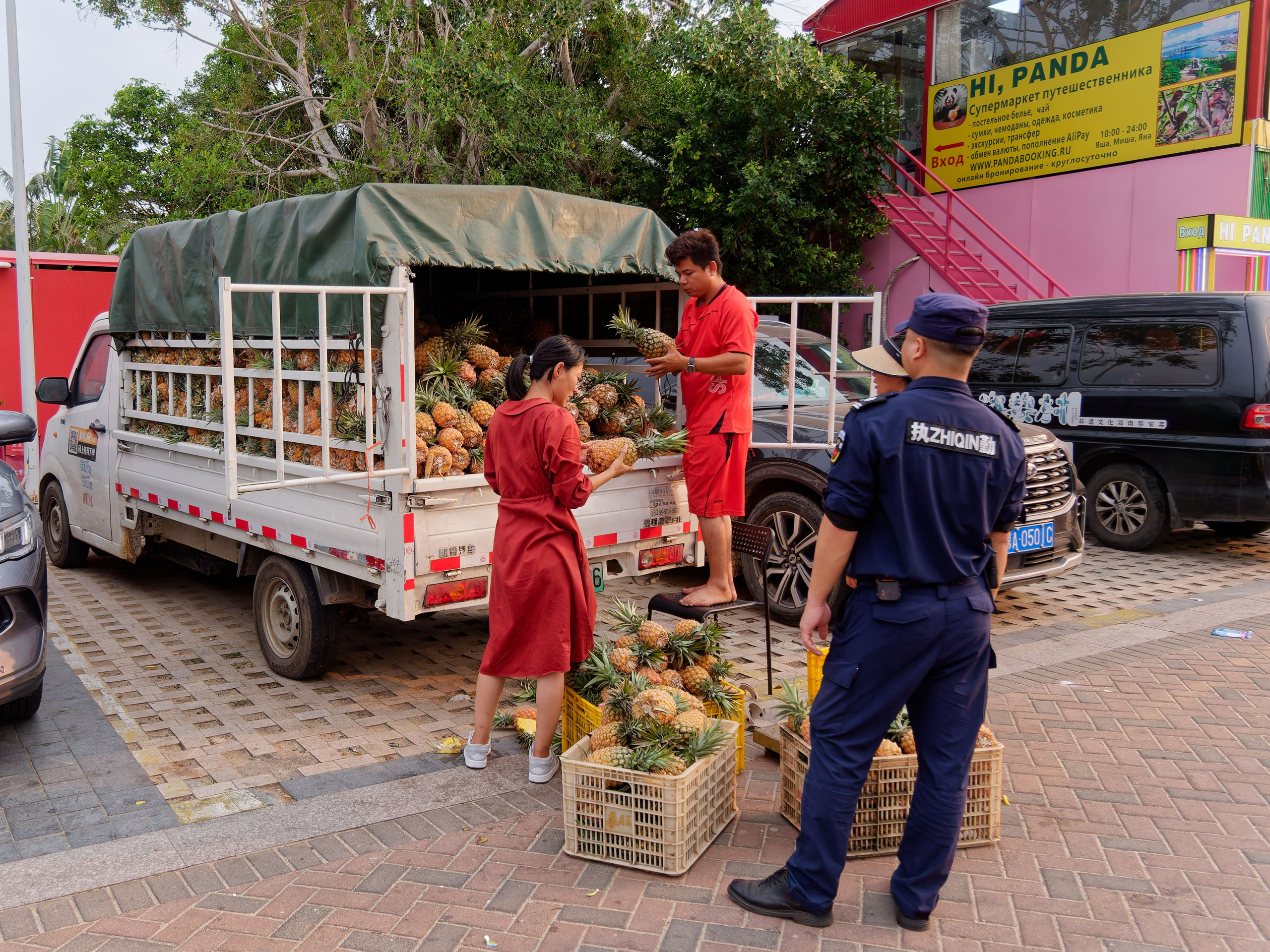 Хайнань 2026, «Food Street» ночная улица еды в Ялунване. Фотопрогулки по Миру