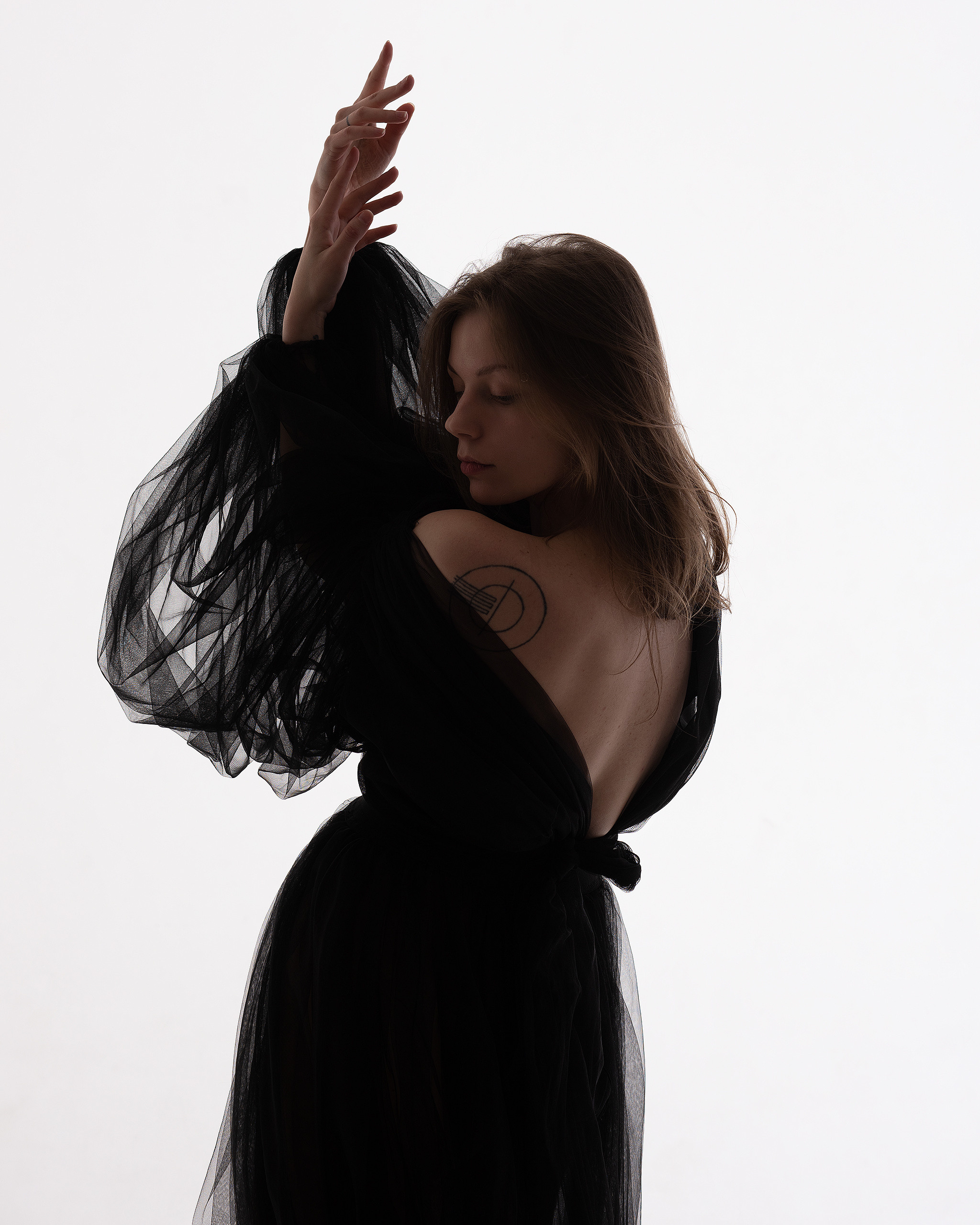 Студийная съемка женского портрета. Портретный фотограф Белград Матвей Кармаков