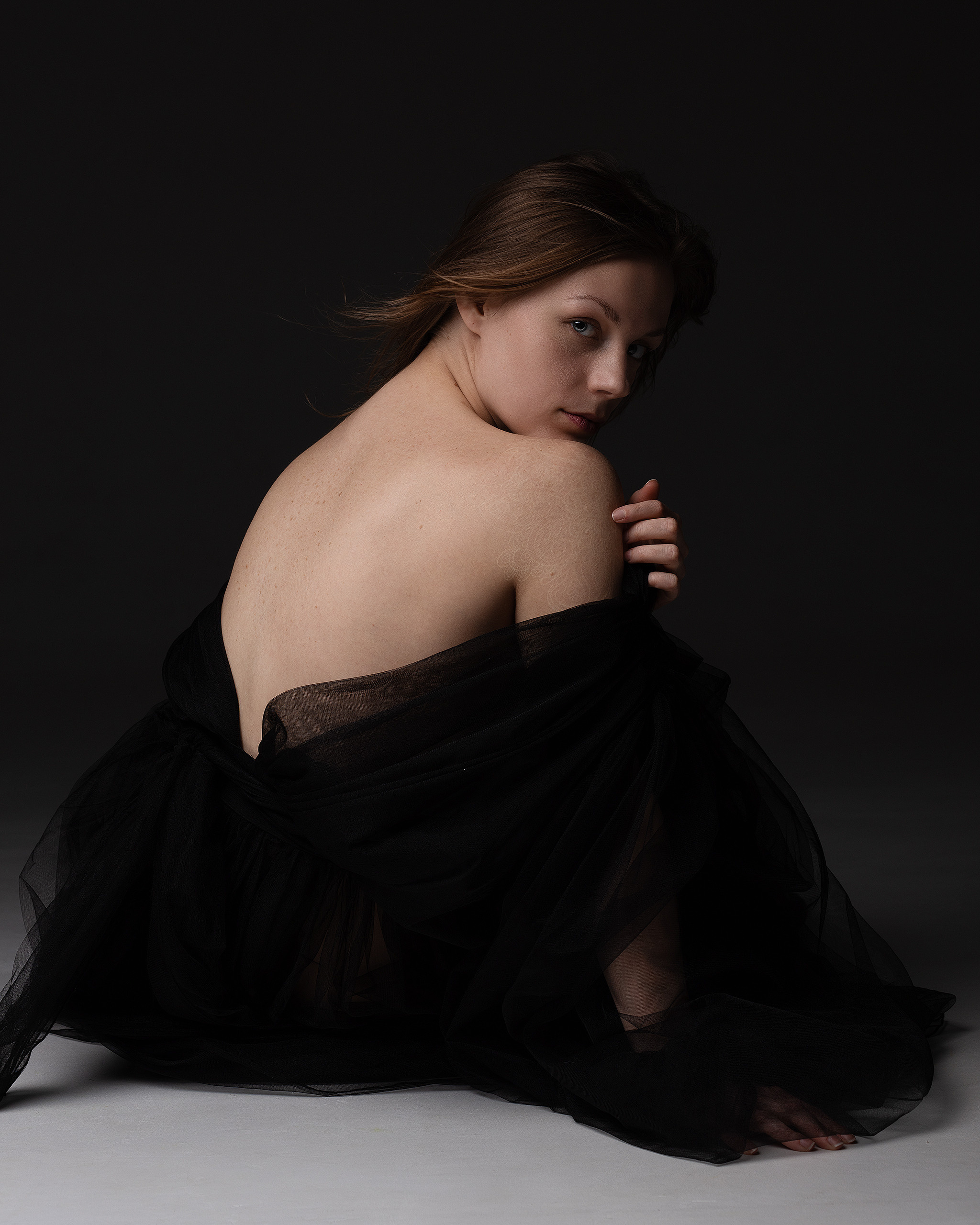 Студийная съемка женского портрета. Портретный фотограф Белград Матвей Кармаков