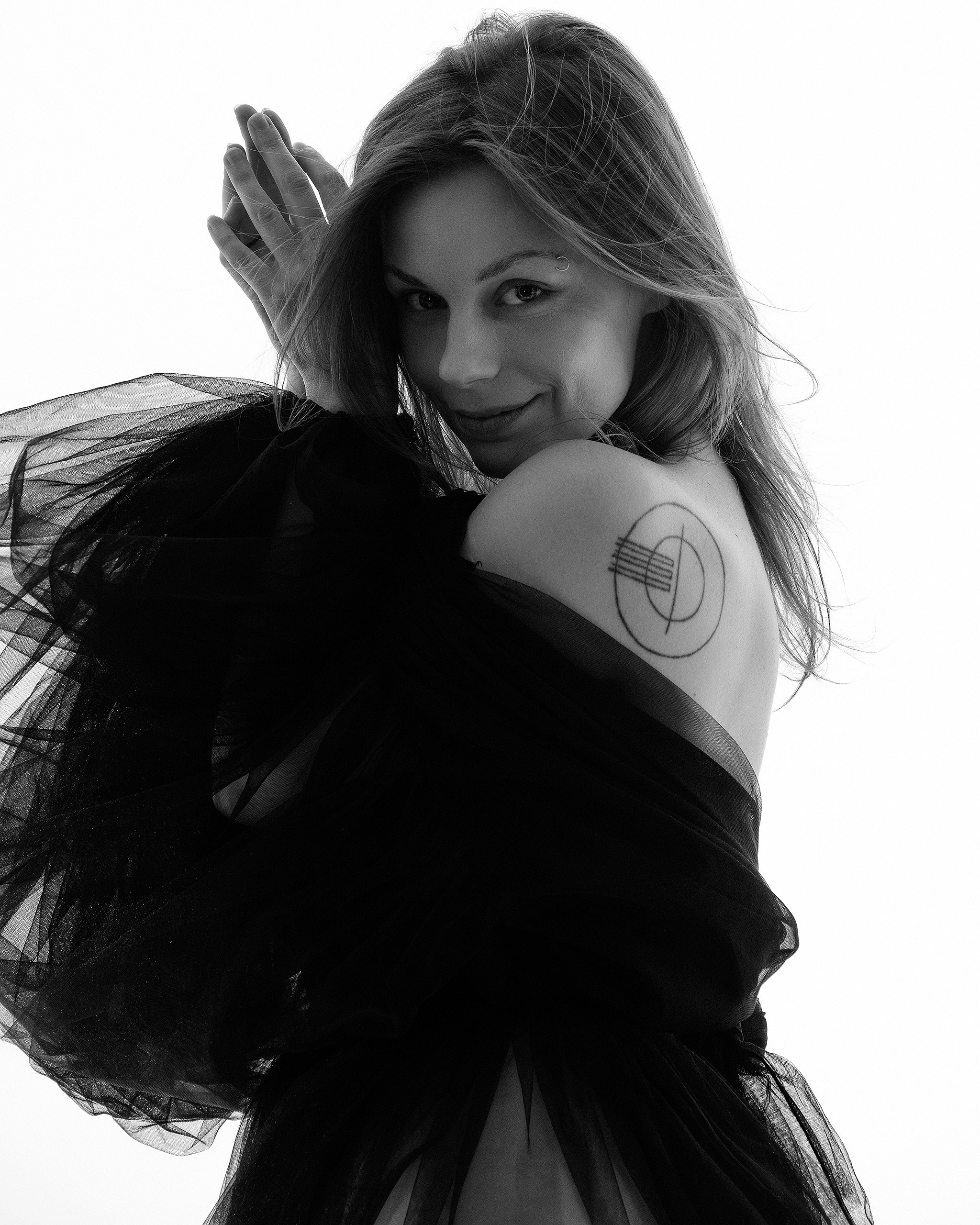 Студийная съемка женского портрета. Портретный фотограф Белград Матвей Кармаков