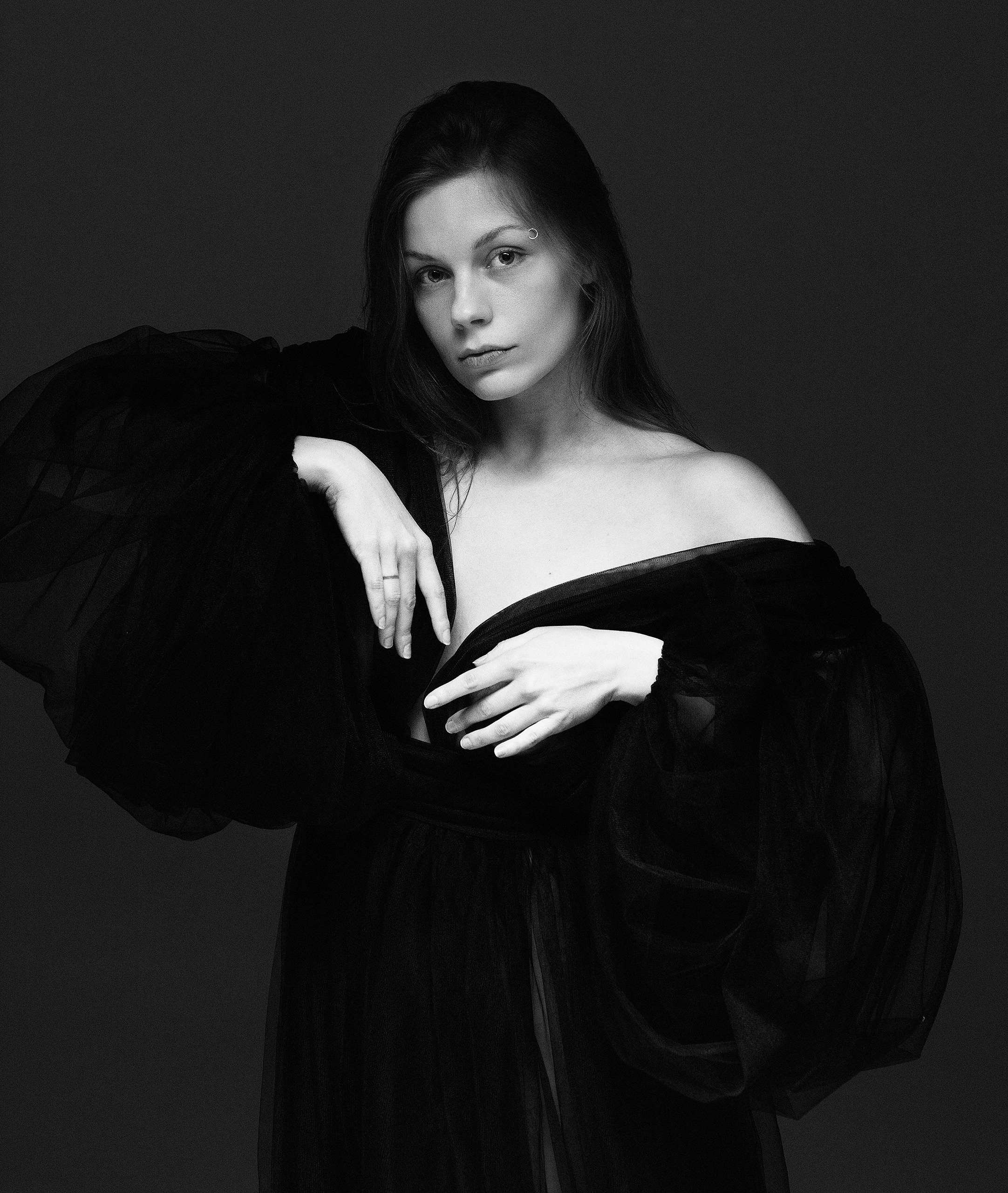 Студийная съемка женского портрета. Портретный фотограф Белград Матвей Кармаков