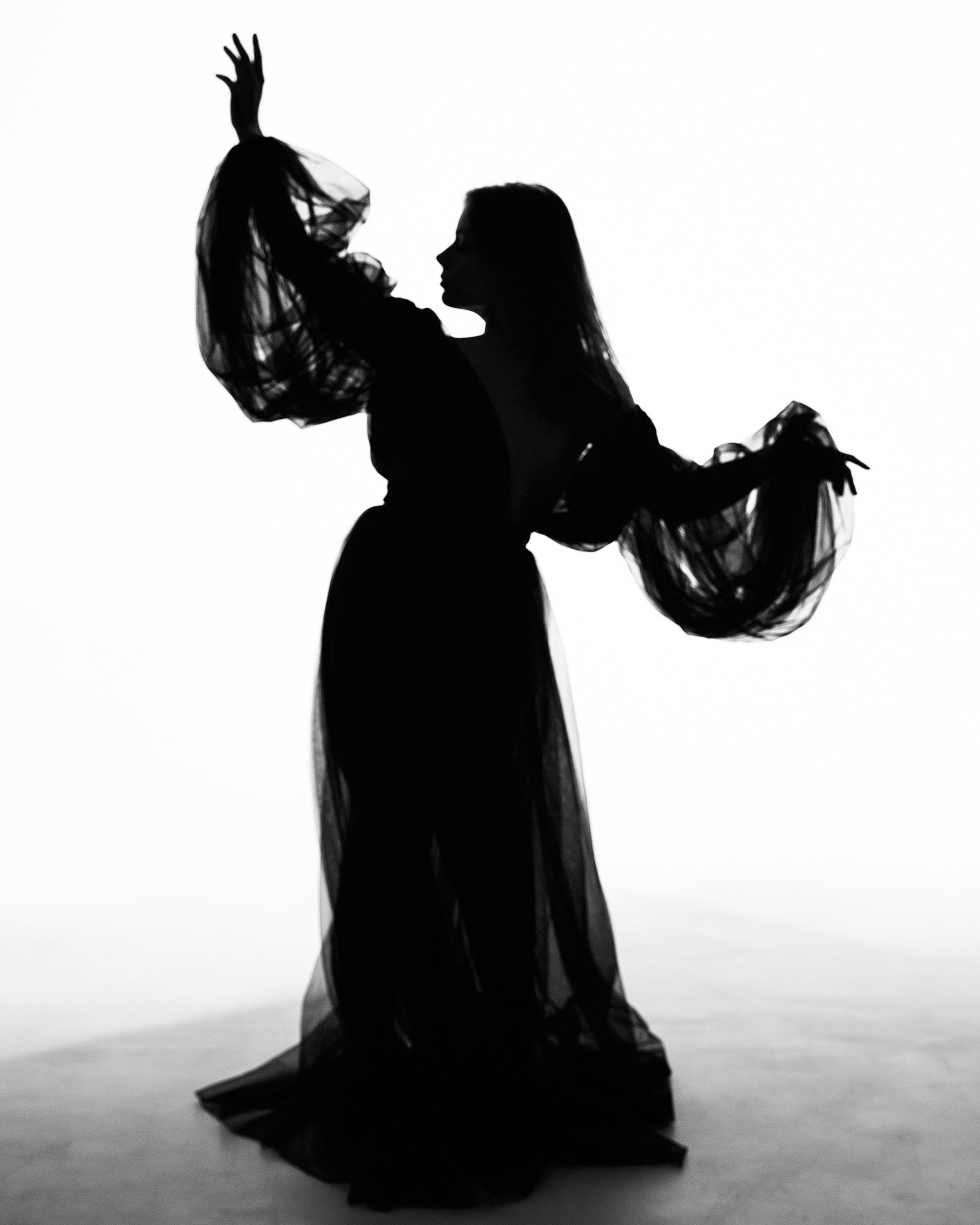 Студийная съемка женского портрета. Портретный фотограф Белград Матвей Кармаков