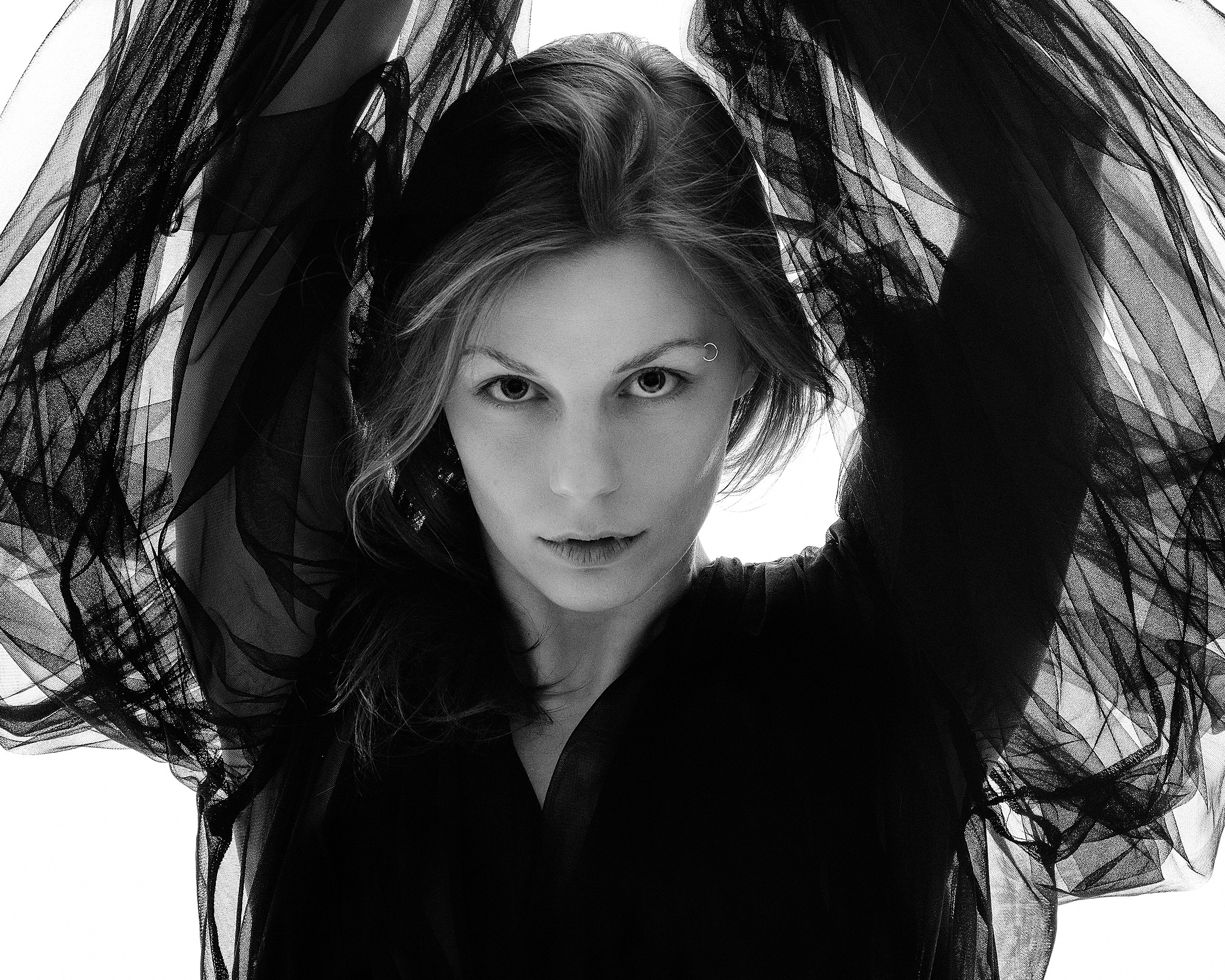 Студийная съемка женского портрета. Портретный фотограф Белград Матвей Кармаков