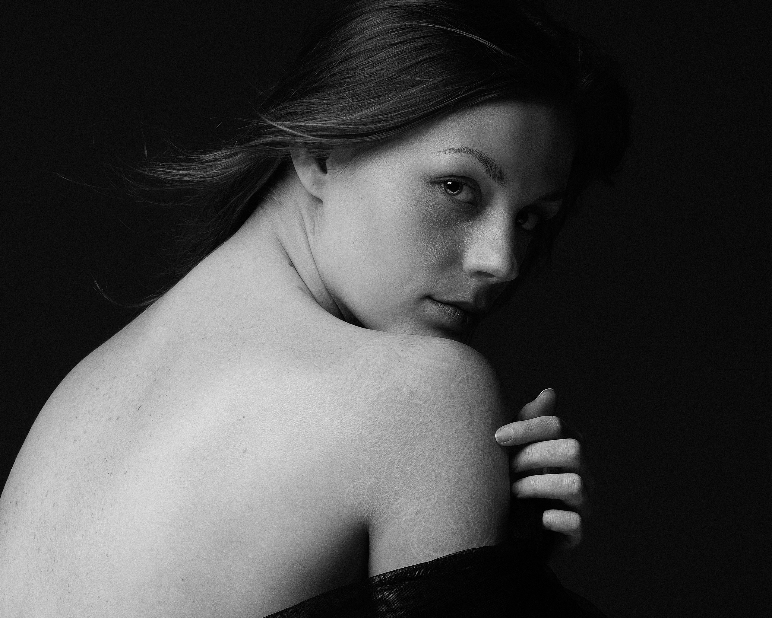 Студийная съемка женского портрета. Портретный фотограф Белград Матвей Кармаков