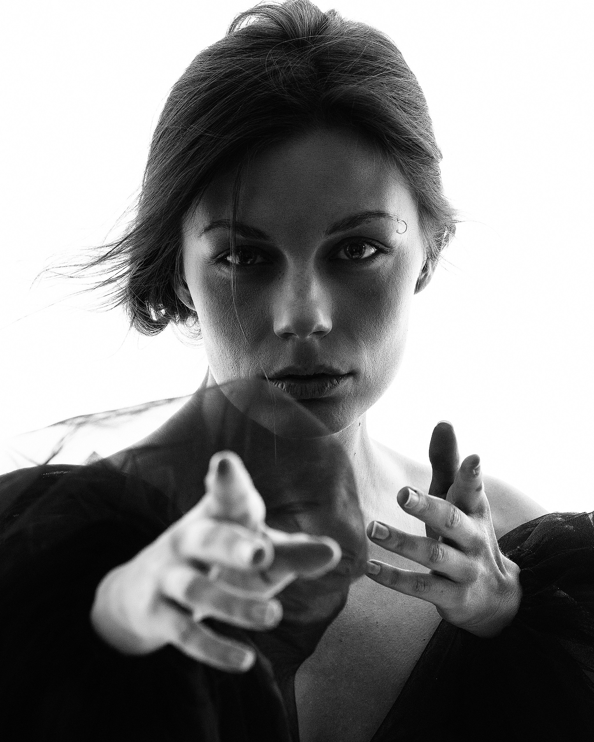 Студийная съемка женского портрета. Портретный фотограф Белград Матвей Кармаков