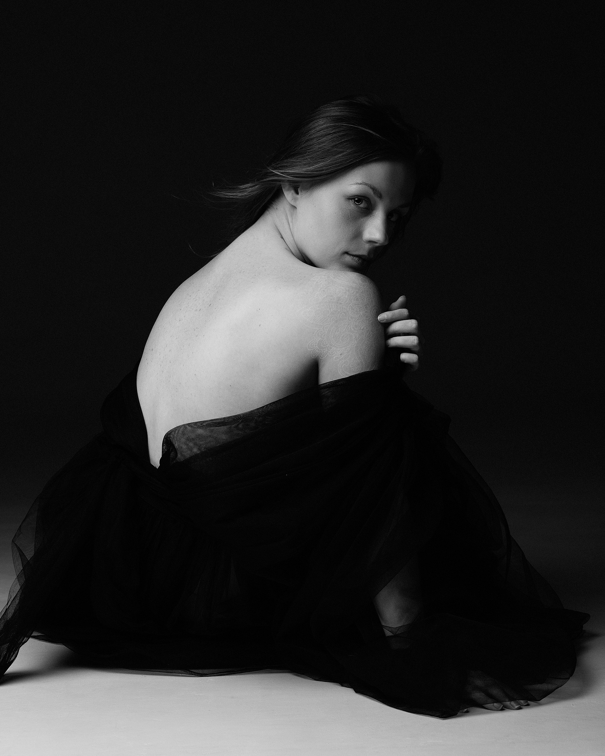 Студийная съемка женского портрета. Портретный фотограф Белград Матвей Кармаков