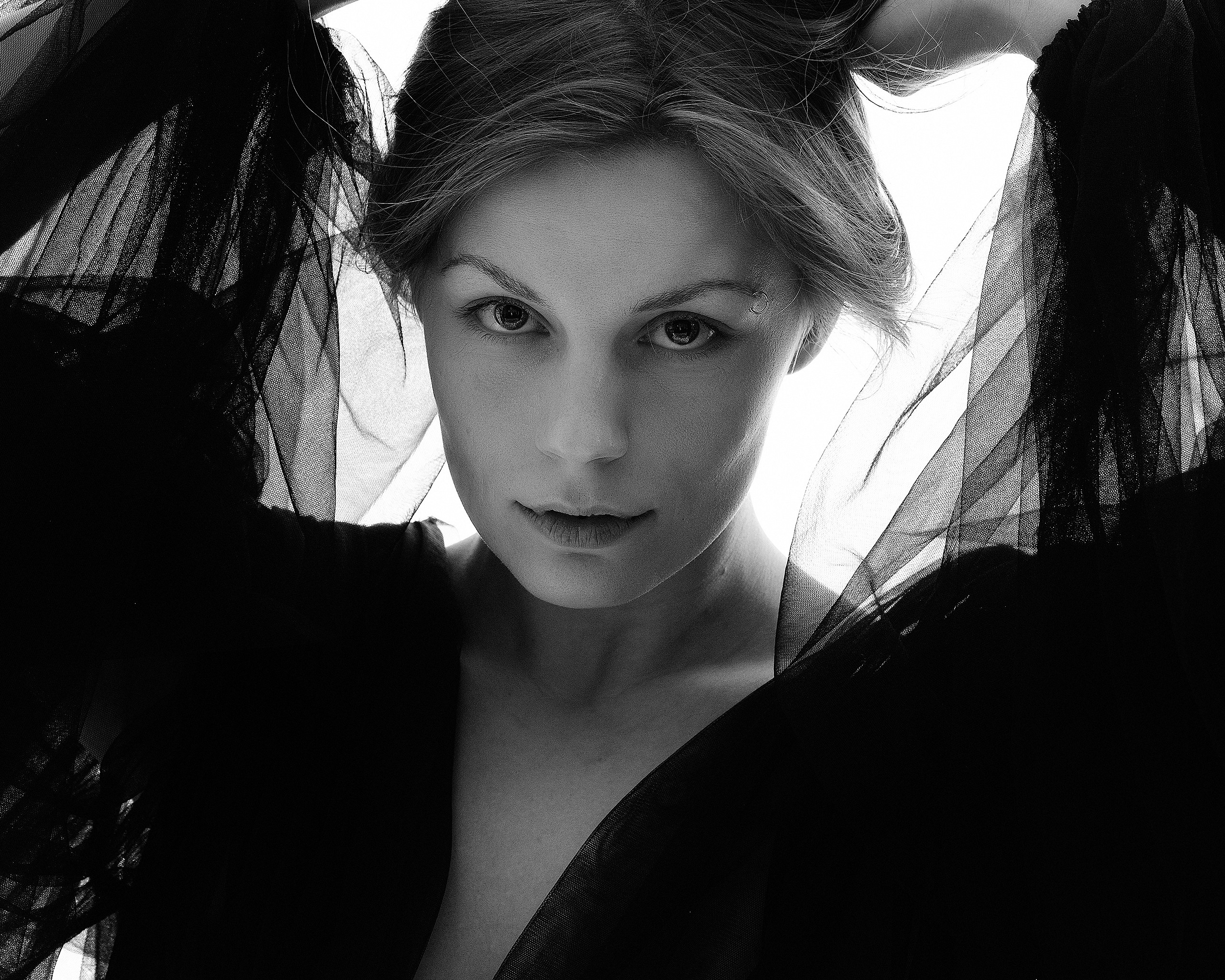 Студийная съемка женского портрета. Портретный фотограф Белград Матвей Кармаков