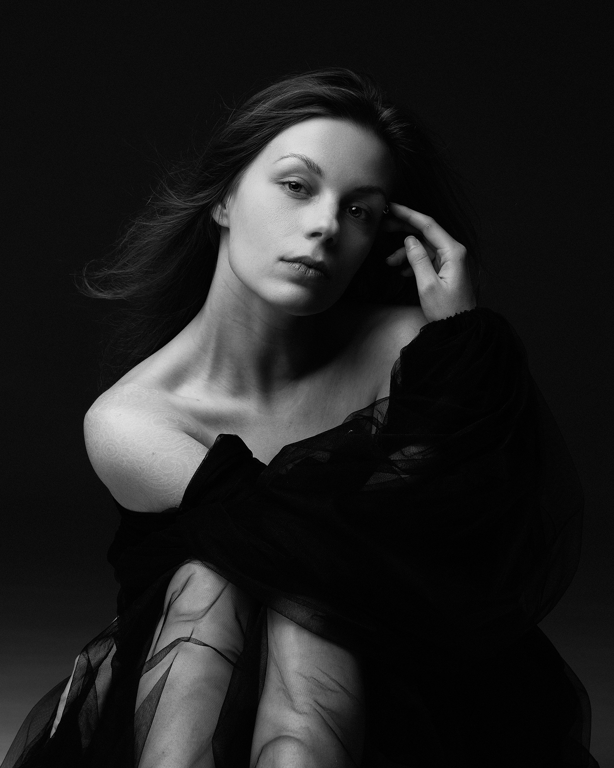 Студийная съемка женского портрета. Портретный фотограф Белград Матвей Кармаков