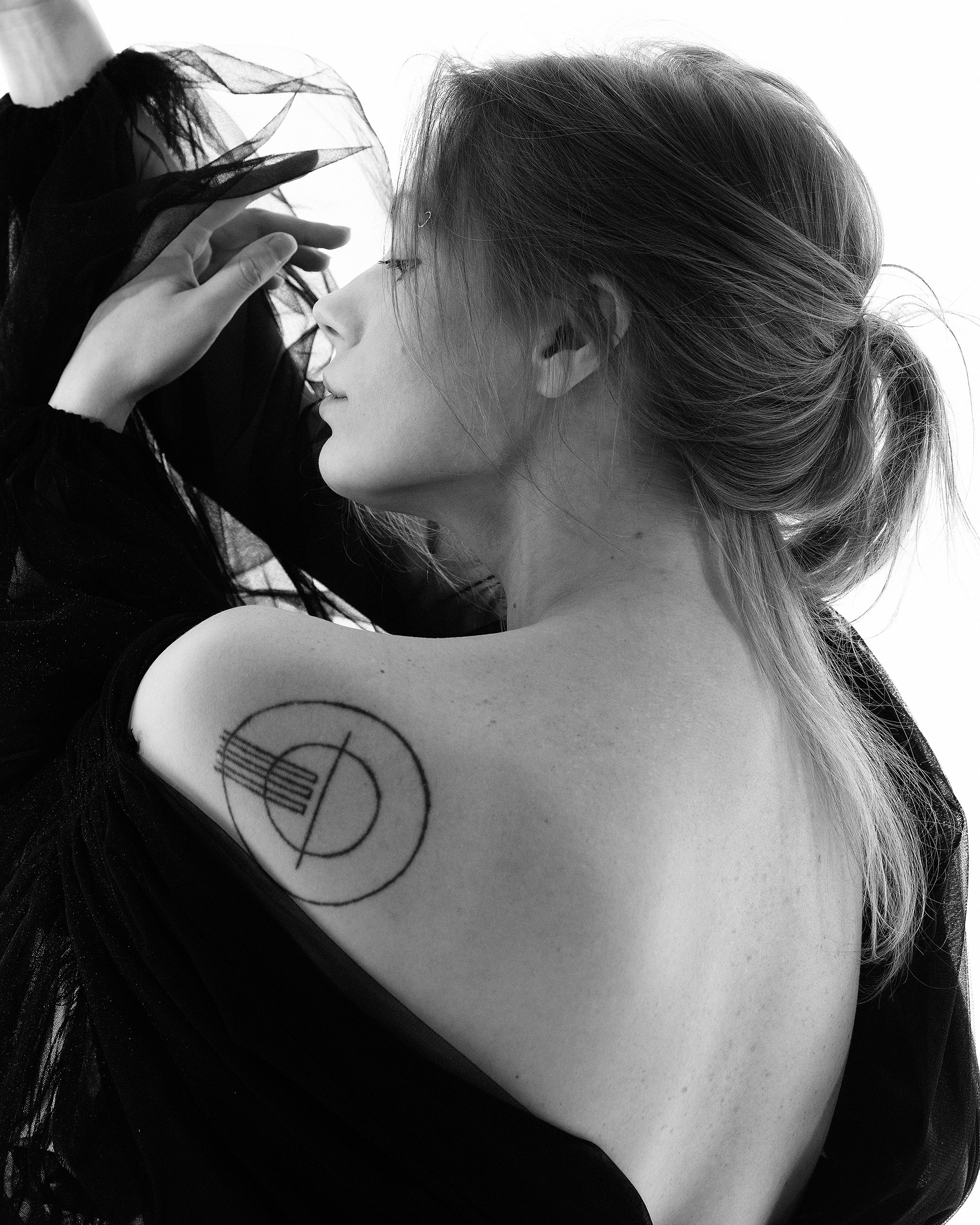 Студийная съемка женского портрета. Портретный фотограф Белград Матвей Кармаков