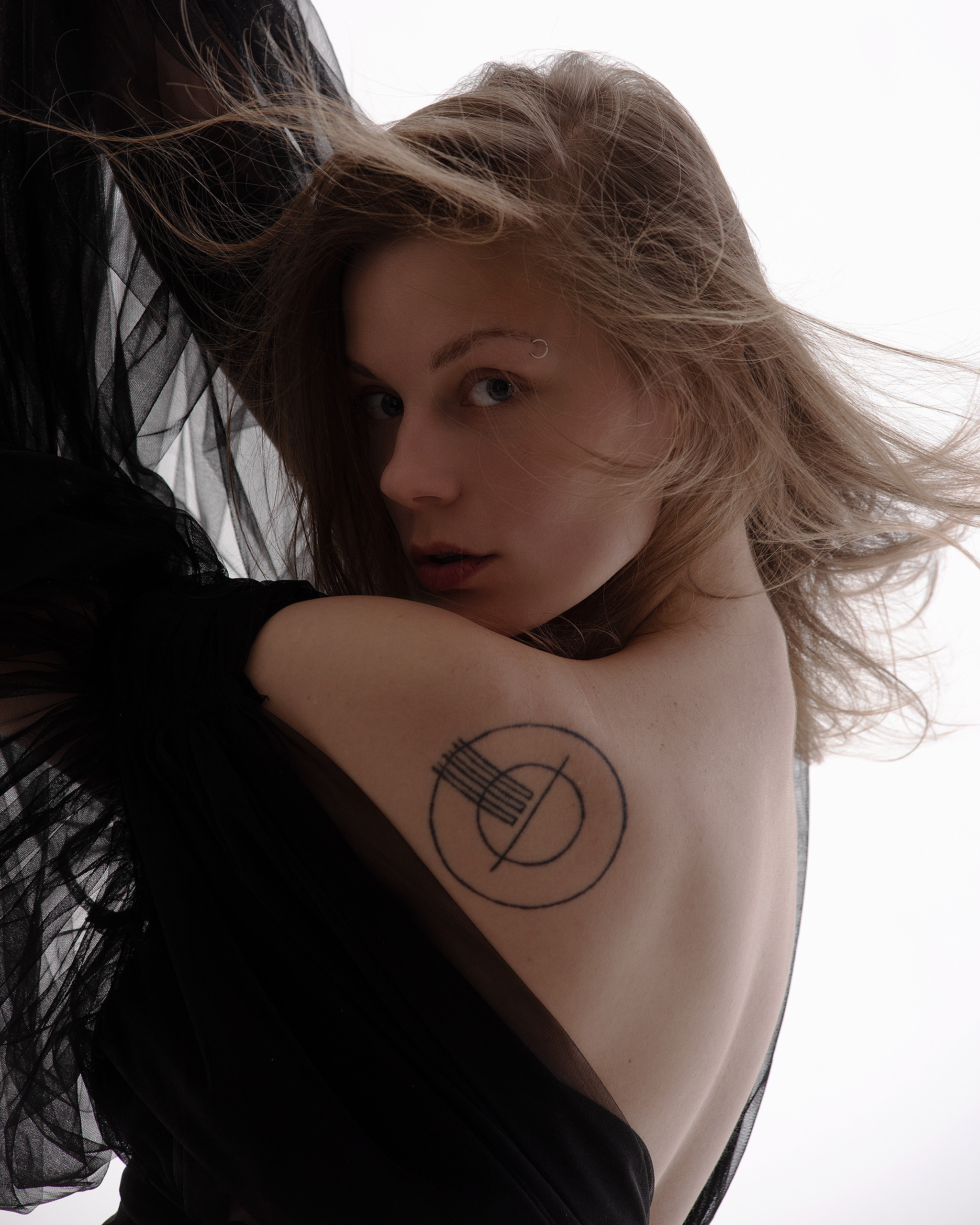 Студийная съемка женского портрета. Портретный фотограф Белград Матвей Кармаков