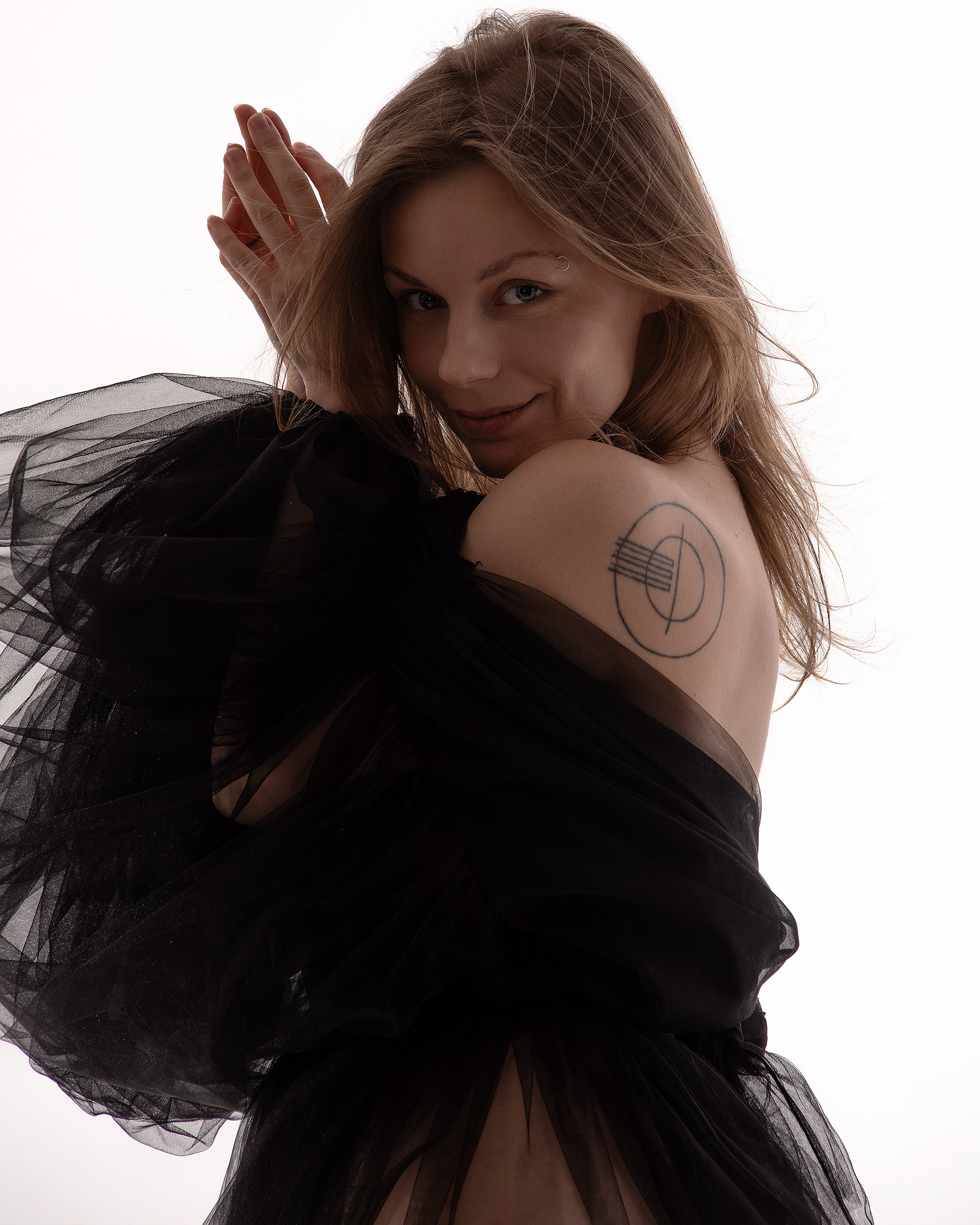 Студийная съемка женского портрета. Портретный фотограф Белград Матвей Кармаков