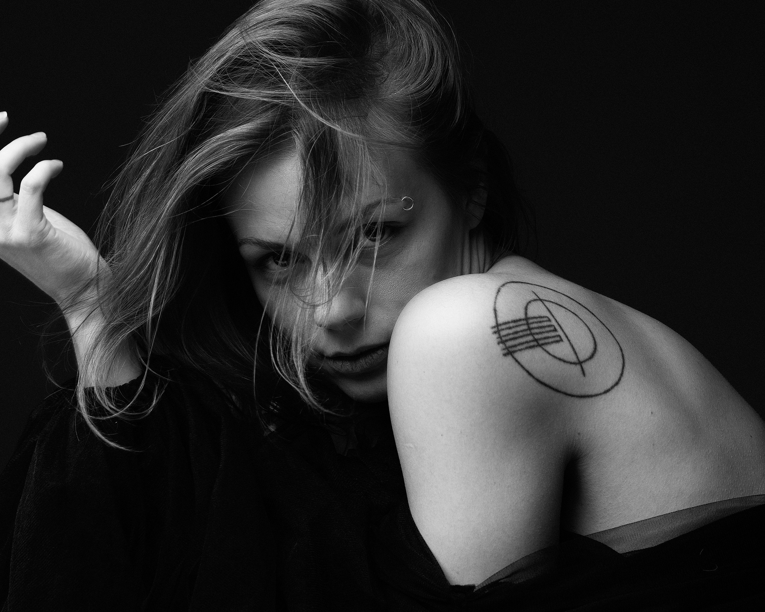 Студийная съемка женского портрета. Портретный фотограф Белград Матвей Кармаков