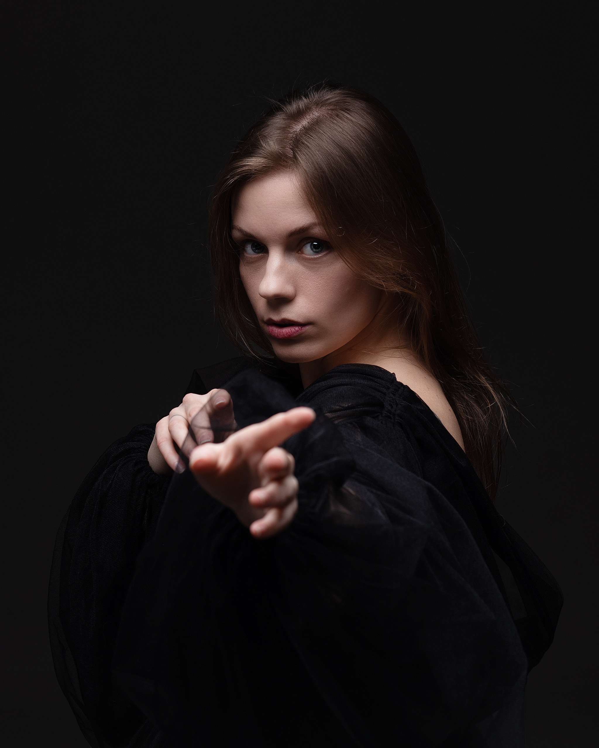 Студийная съемка женского портрета. Портретный фотограф Белград Матвей Кармаков