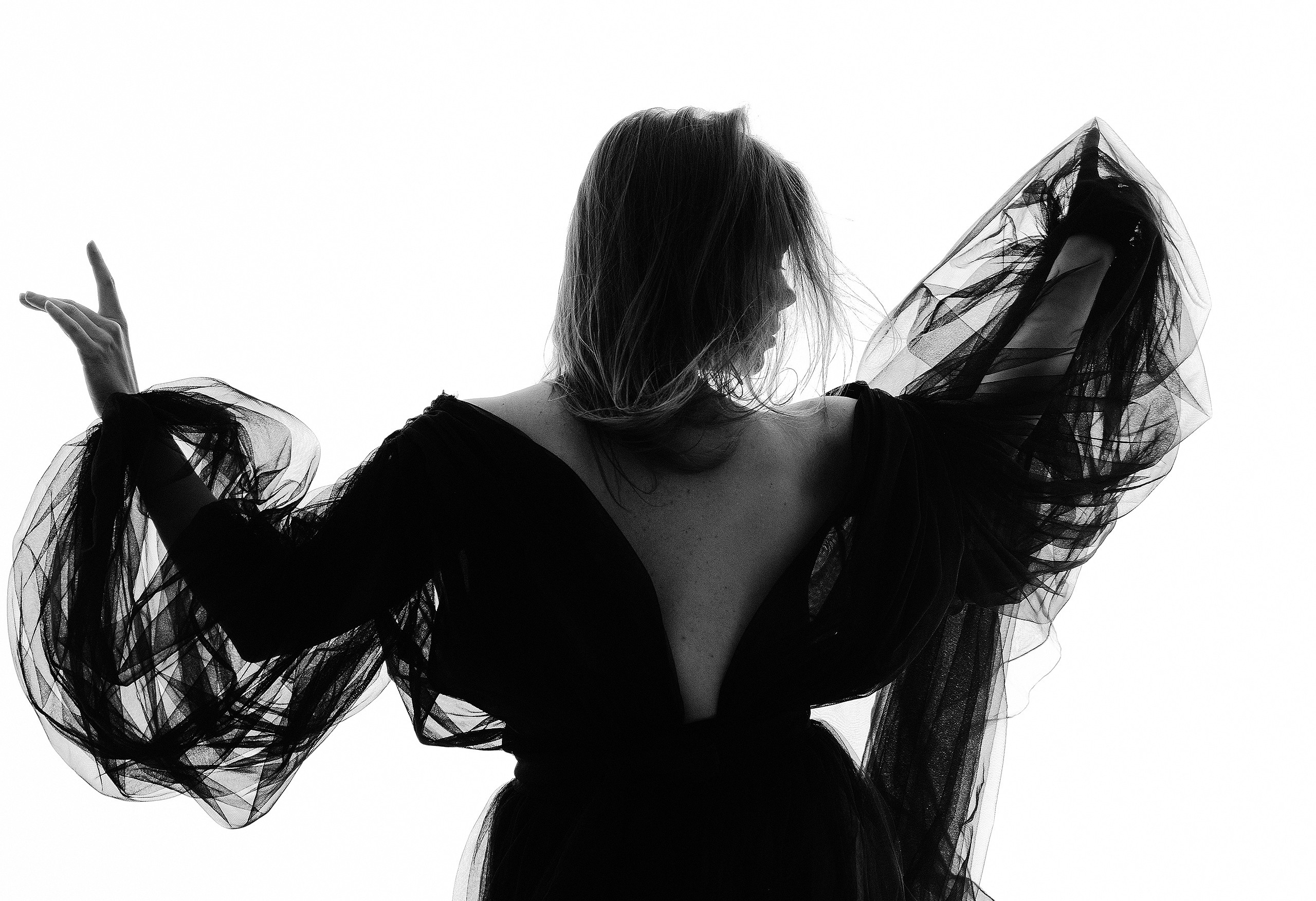 Студийная съемка женского портрета. Портретный фотограф Белград Матвей Кармаков