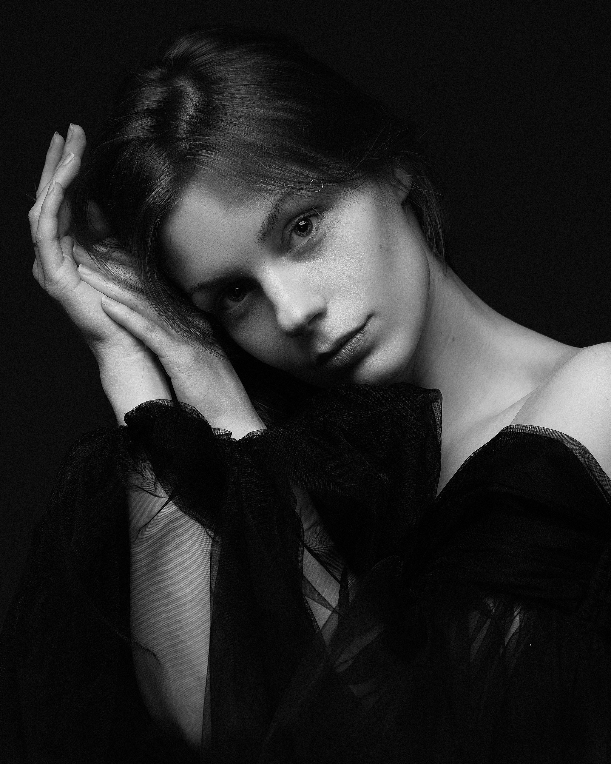 Студийная съемка женского портрета. Портретный фотограф Белград Матвей Кармаков