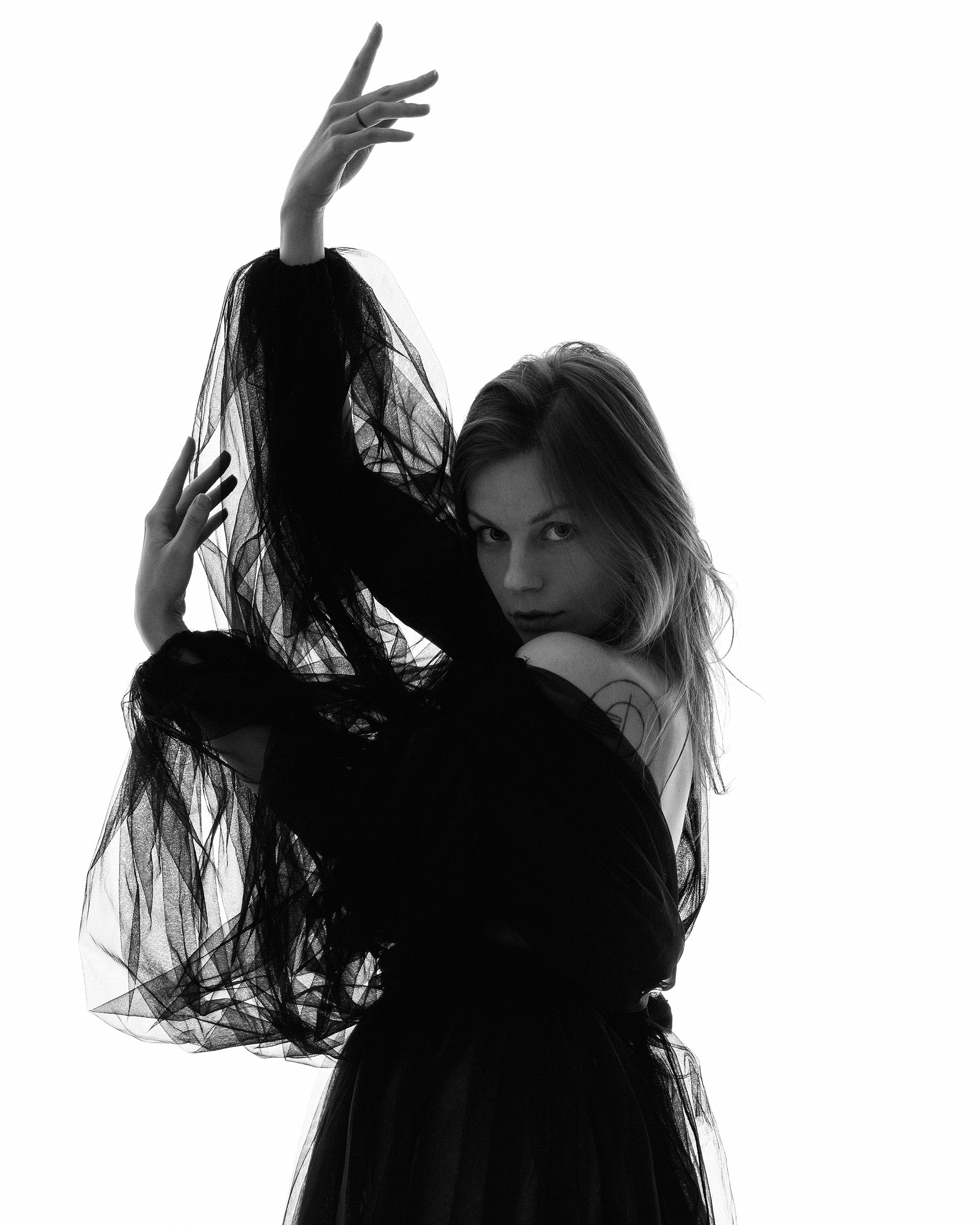 Студийная съемка женского портрета. Портретный фотограф Белград Матвей Кармаков