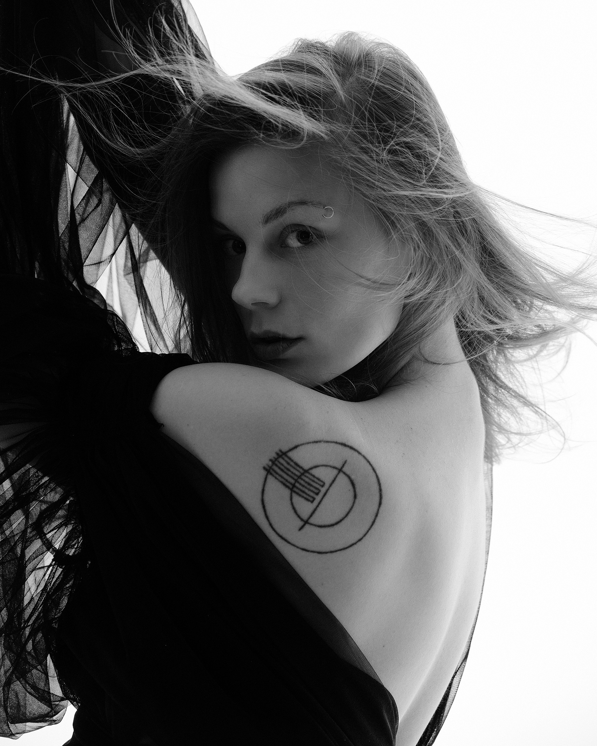 Студийная съемка женского портрета. Портретный фотограф Белград Матвей Кармаков