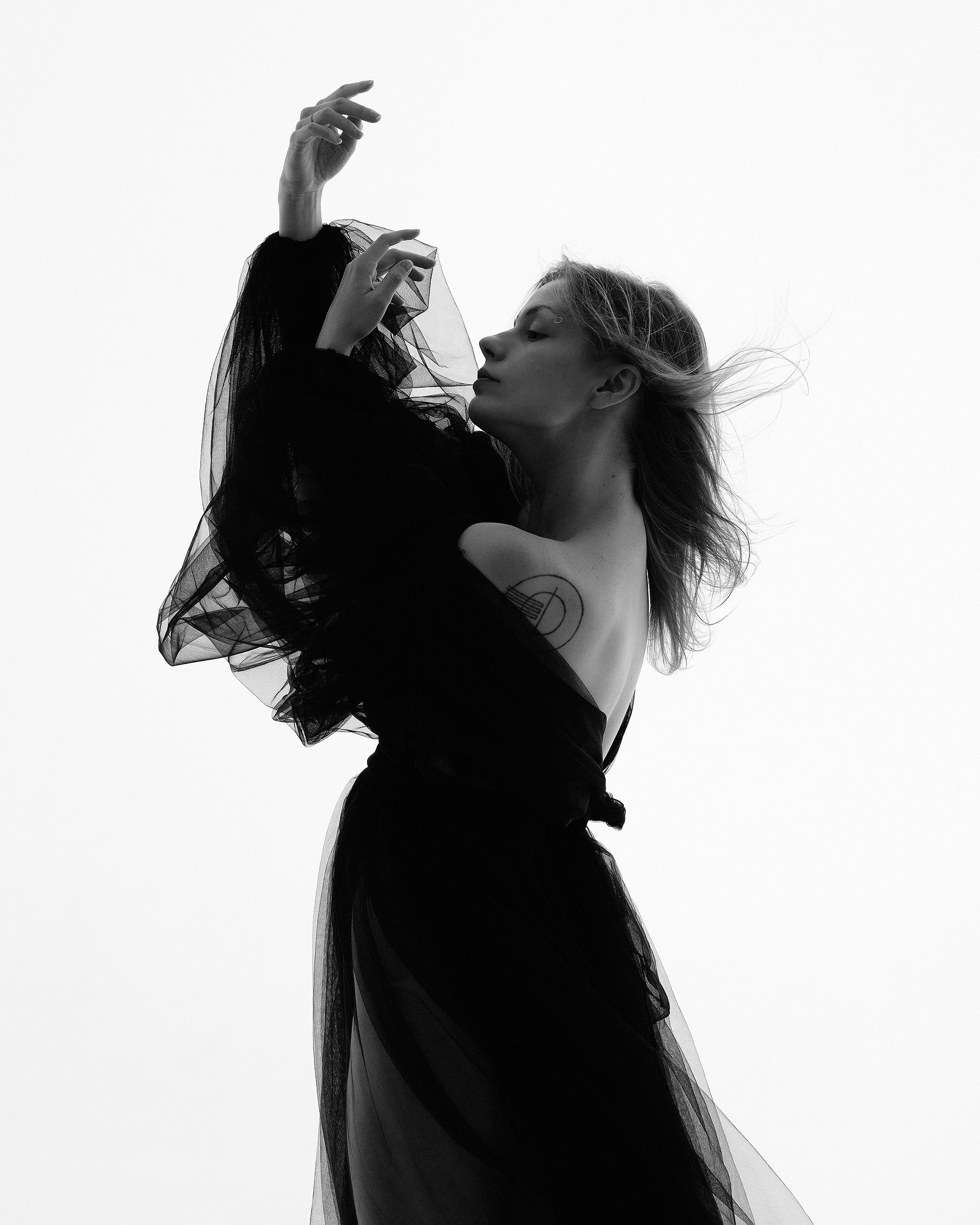 Студийная съемка женского портрета. Портретный фотограф Белград Матвей Кармаков