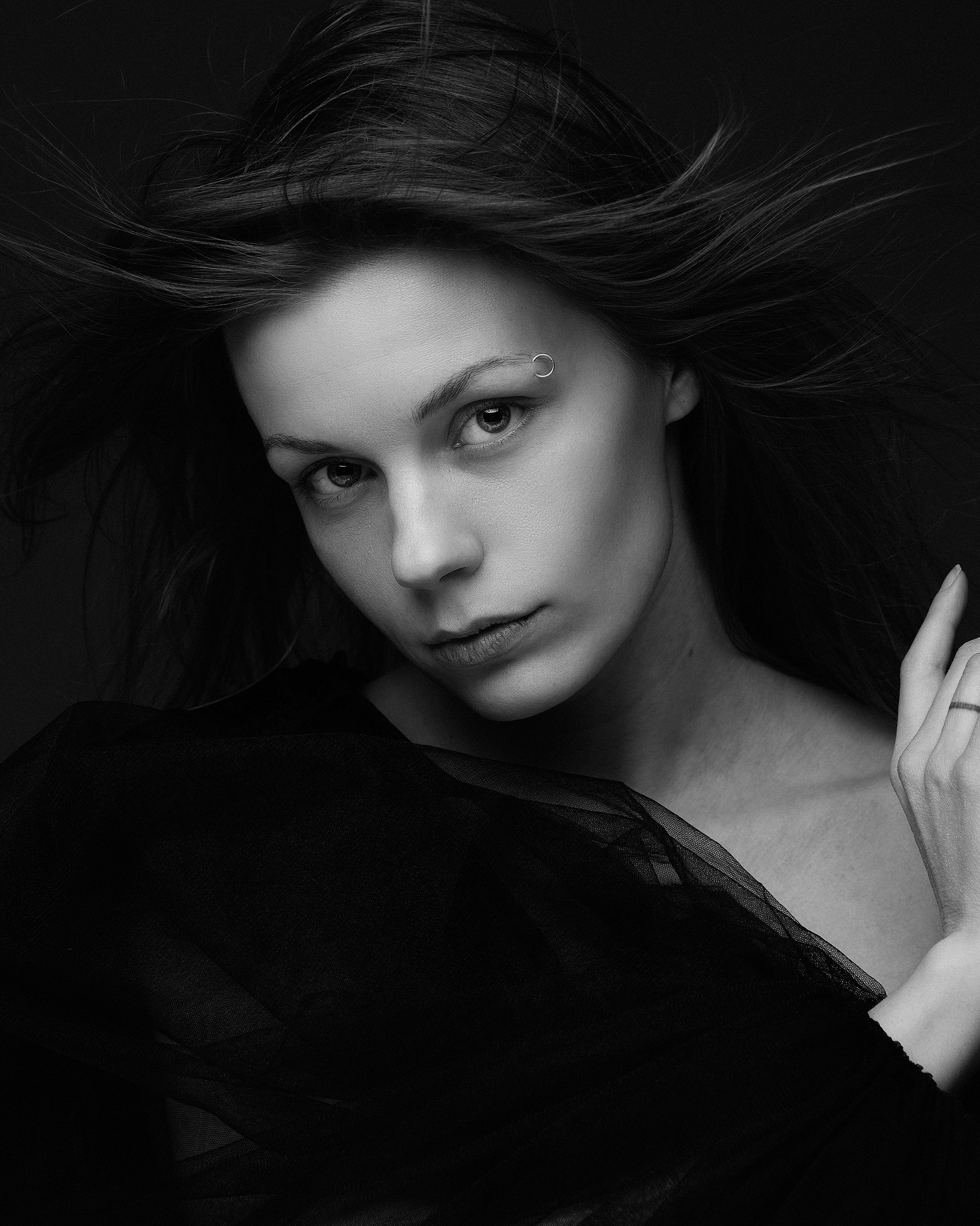 Студийная съемка женского портрета. Портретный фотограф Белград Матвей Кармаков