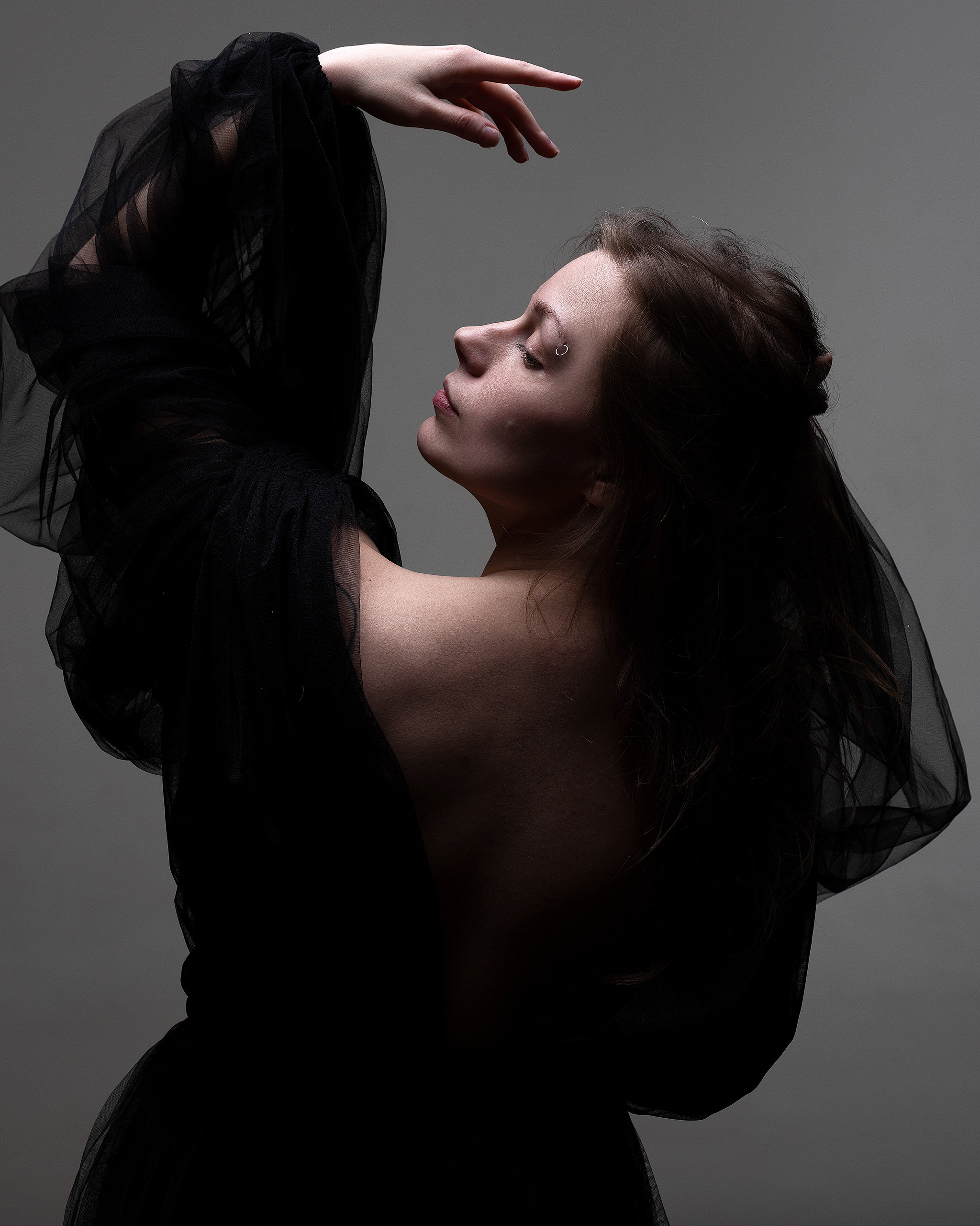 Студийная съемка женского портрета. Портретный фотограф Белград Матвей Кармаков