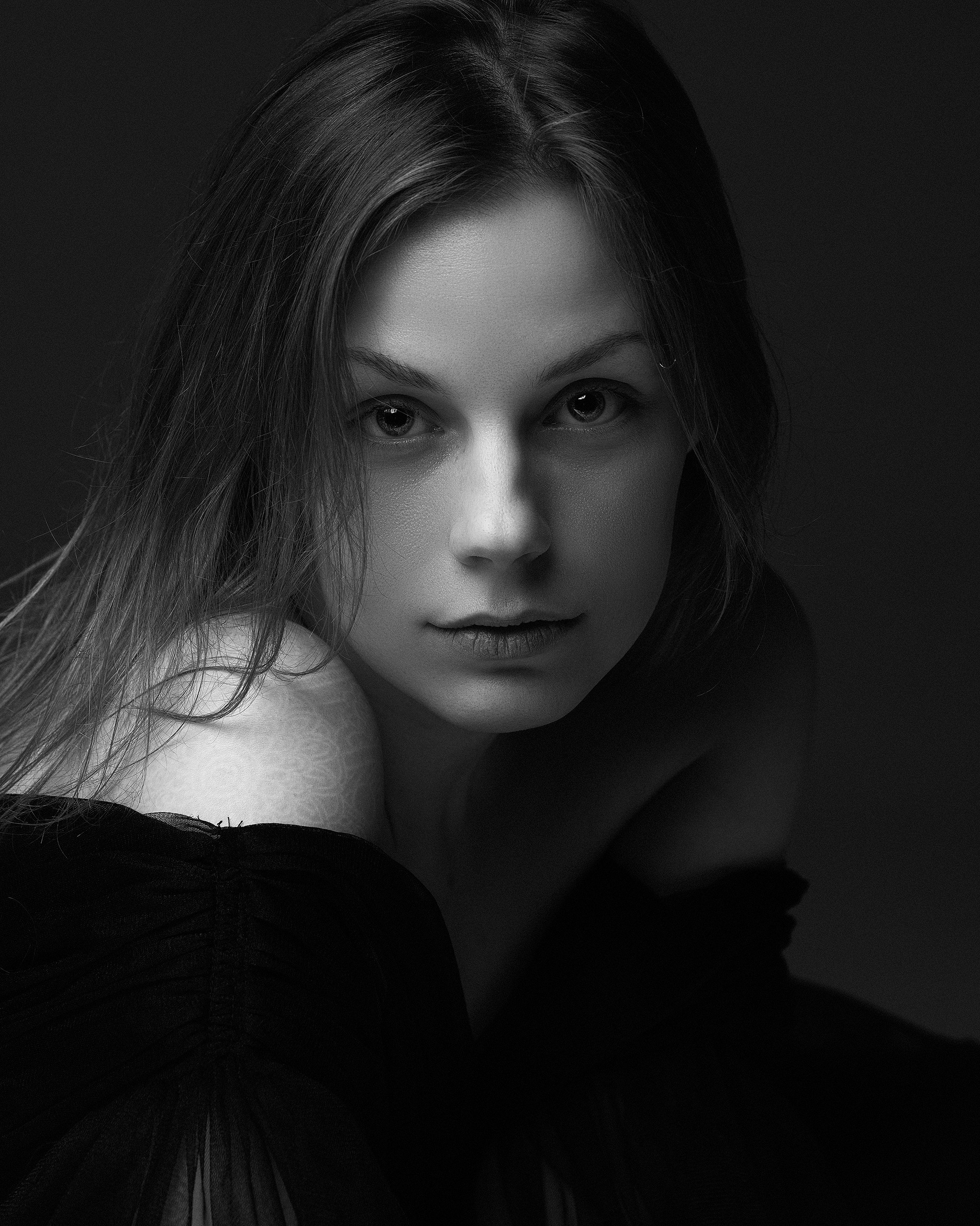 Студийная съемка женского портрета. Портретный фотограф Белград Матвей Кармаков