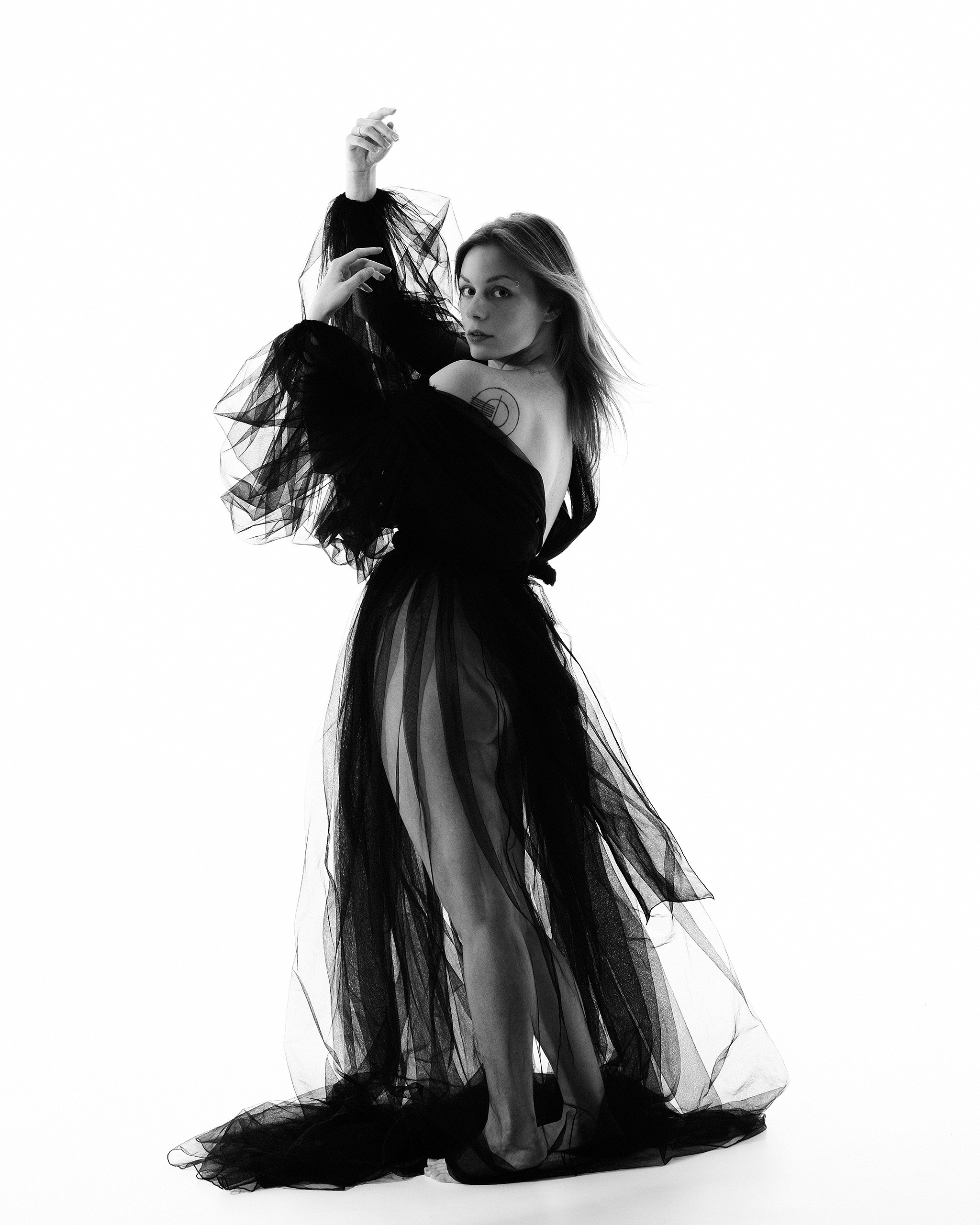 Студийная съемка женского портрета. Портретный фотограф Белград Матвей Кармаков