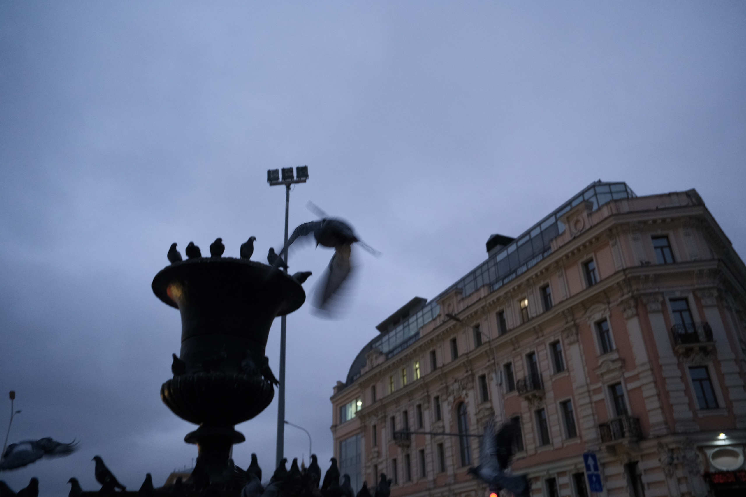 Вечерний город. Улица, люди, жизнь…