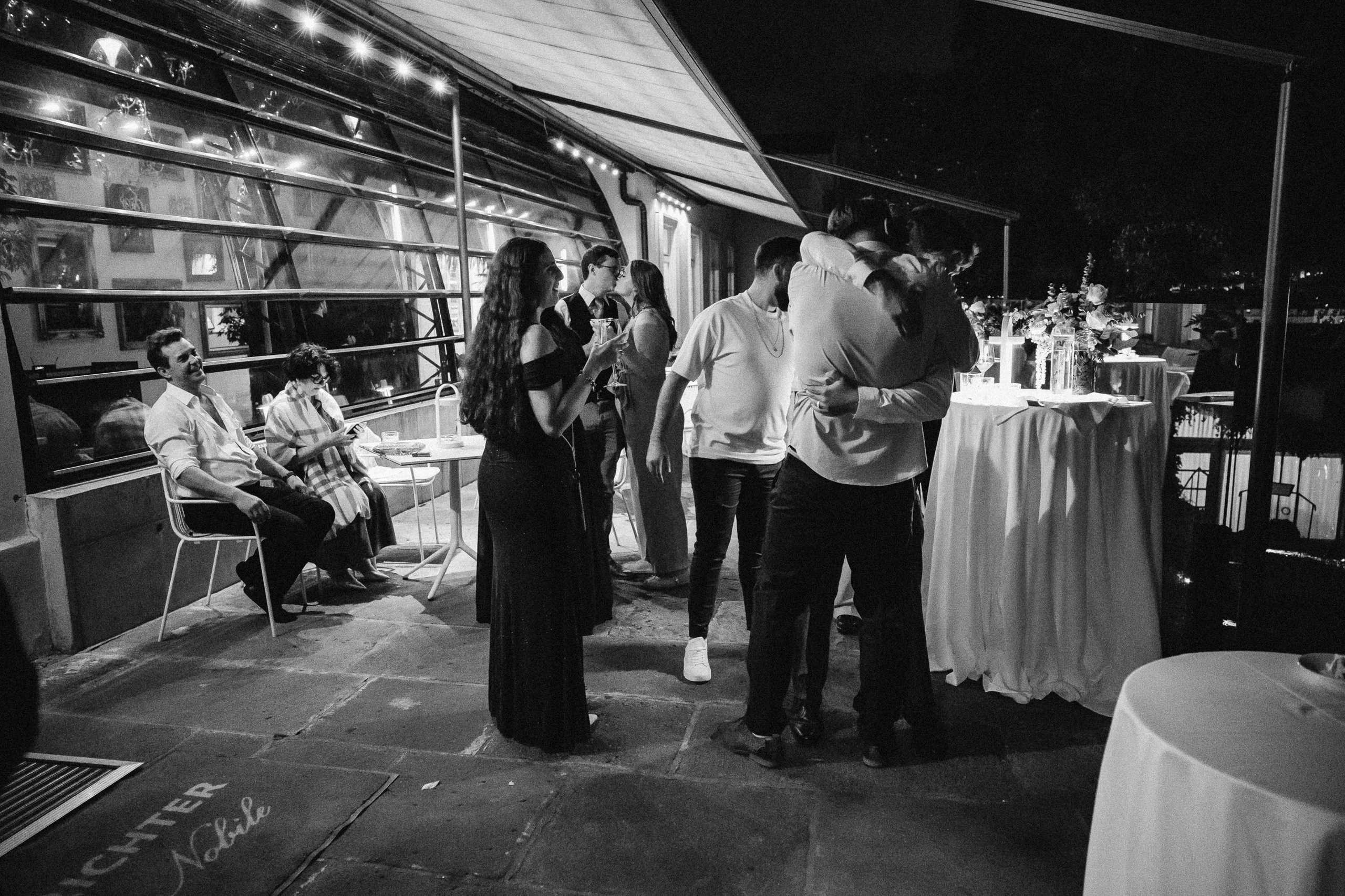 Komorní svatba ve Villa Richter v Praze | EltoPhoto