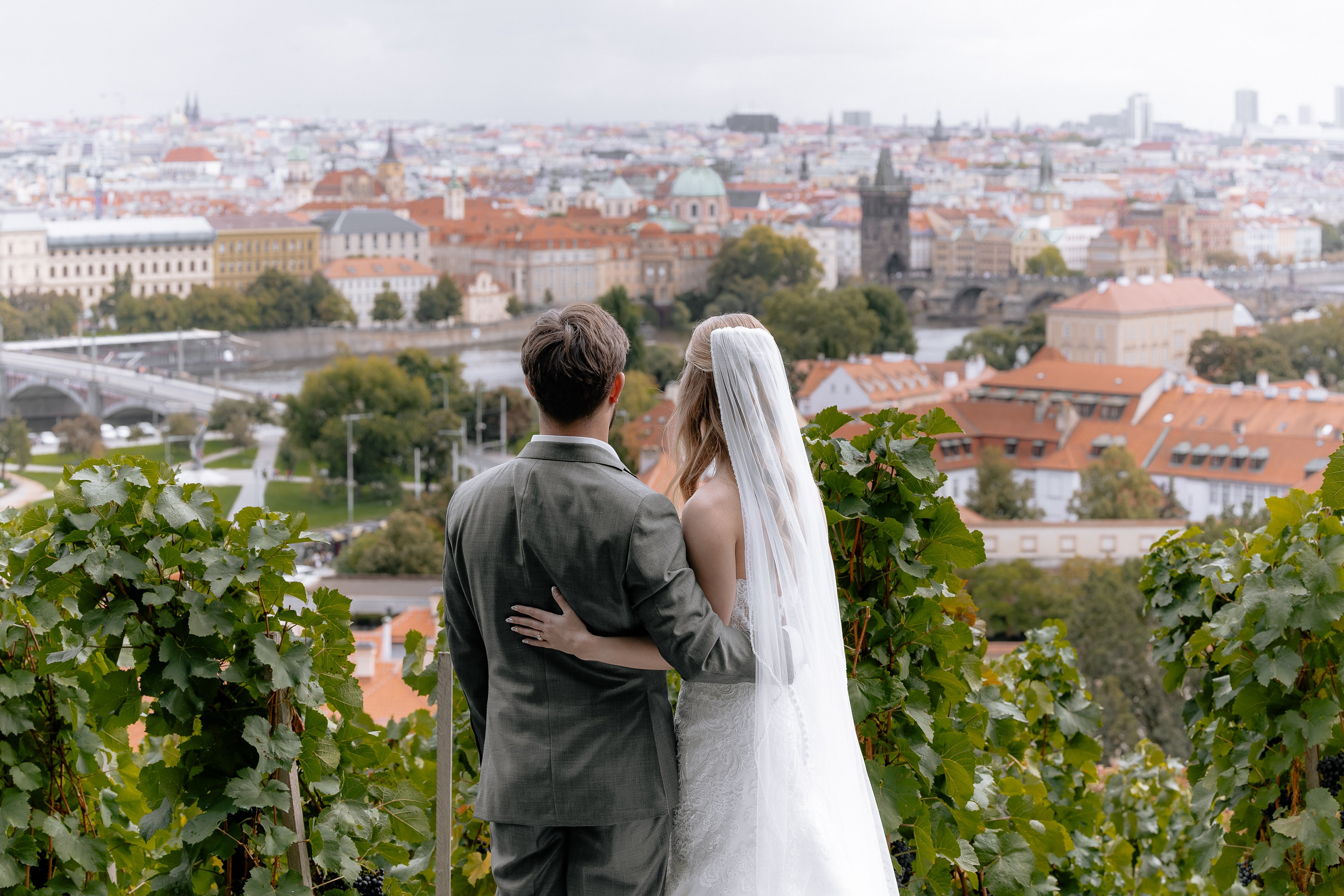 Komorní svatba ve Villa Richter v Praze | EltoPhoto