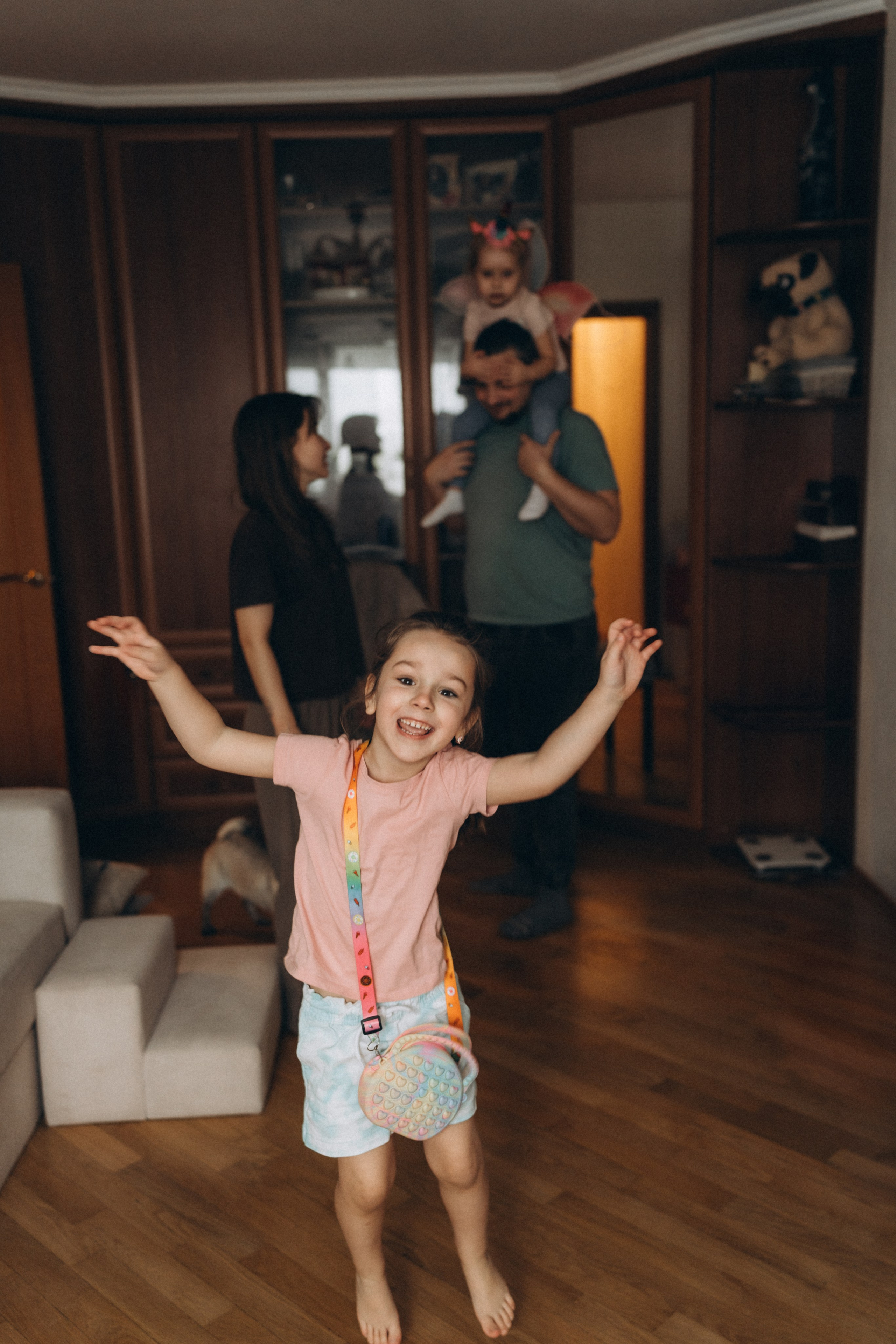 Уютная домашняя фотосессия Любы Димы Веры и Алины. Детский, семейный и ньюборн фотограф в Москве Юлия Шуарт