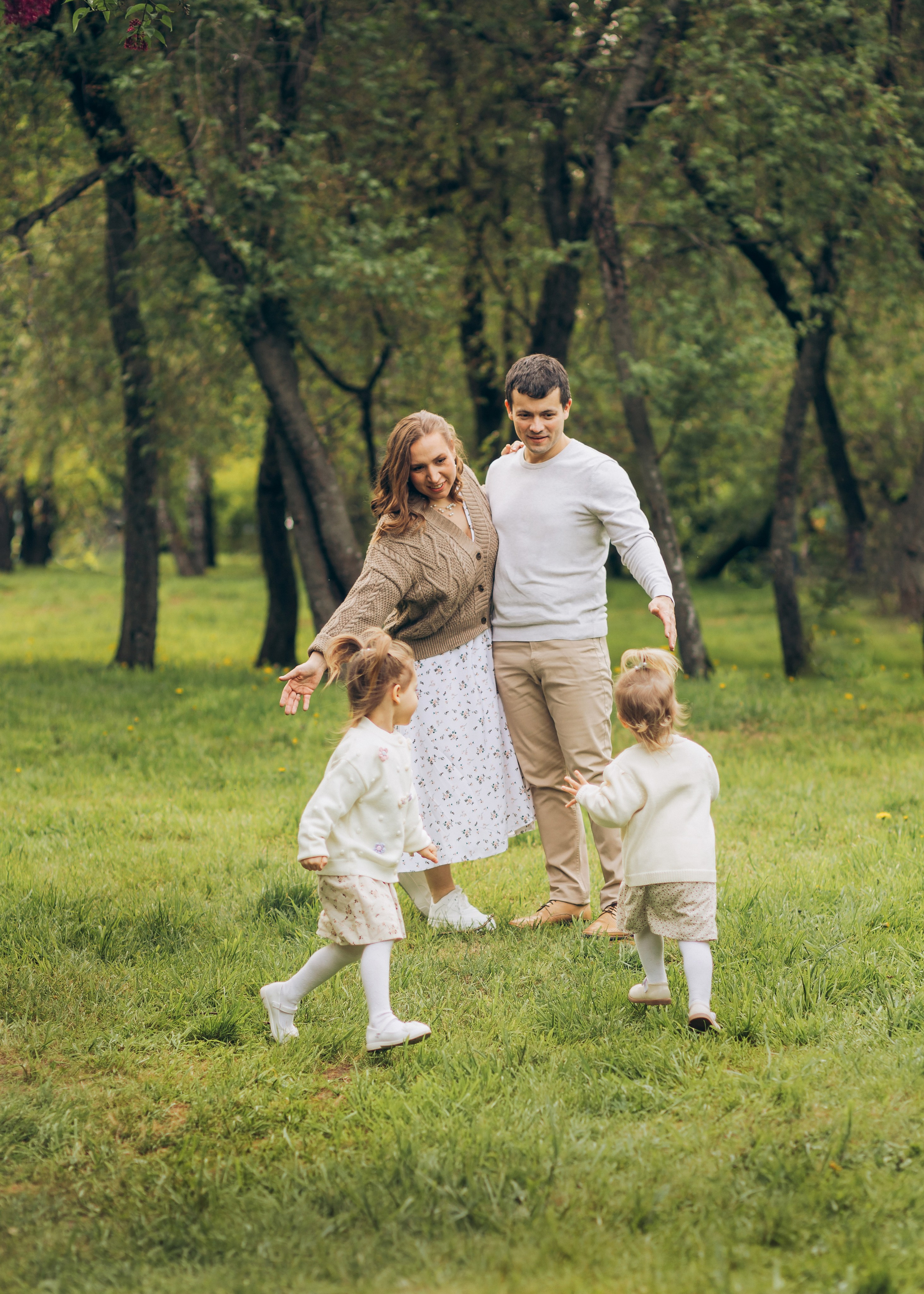 Надежда, Руслан, Ксюша и Настя. Семейный фотограф В Москве Александра Дейкун
