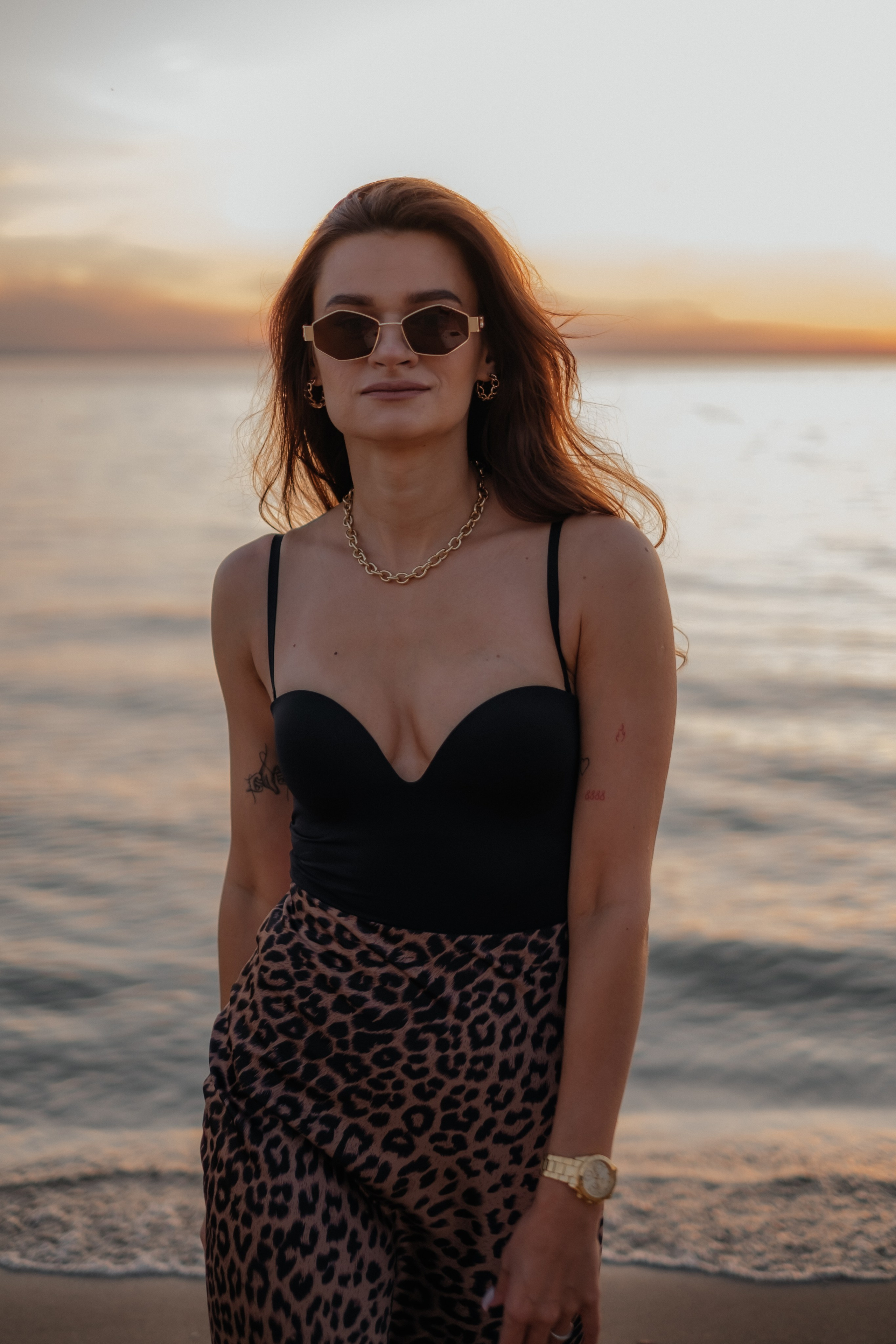 Катя с дочками на берегу. Фотограф в Новосибирске Диана Ильиных