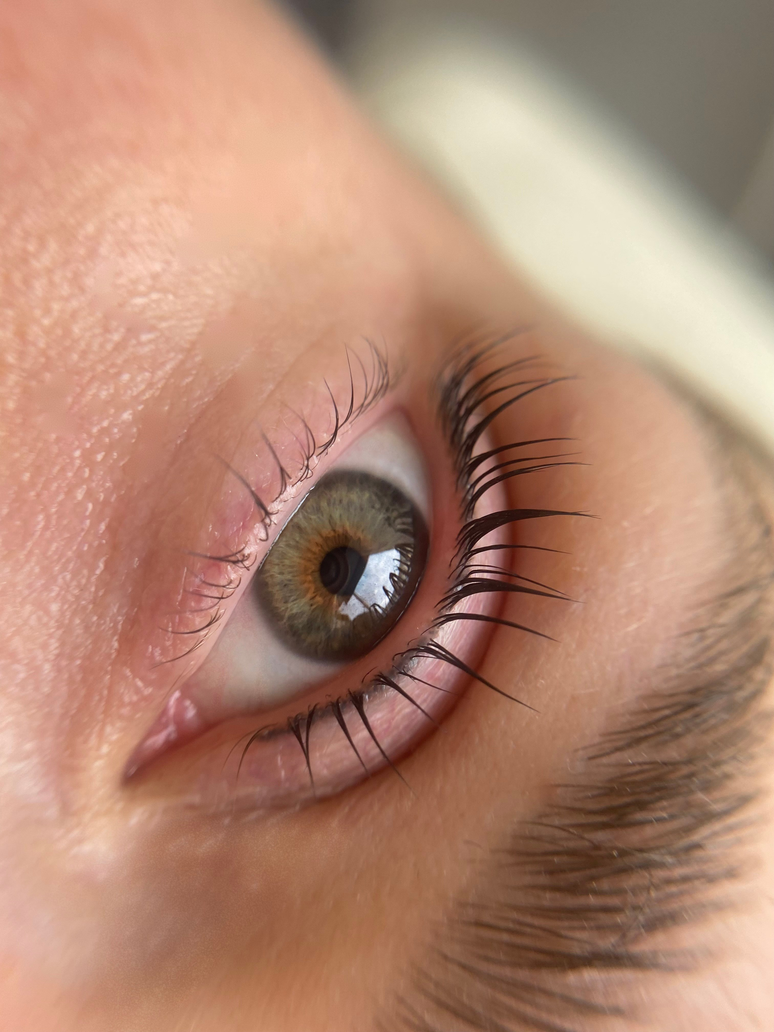 Ламинирование ресниц в Москве. СВАДЕБНЫЙ ВИЗАЖИСТ-СТИЛИСТ В МОСКВЕ ПРИЧЕСКИ МАКИЯЖ БРОВИ ВЫЕЗД