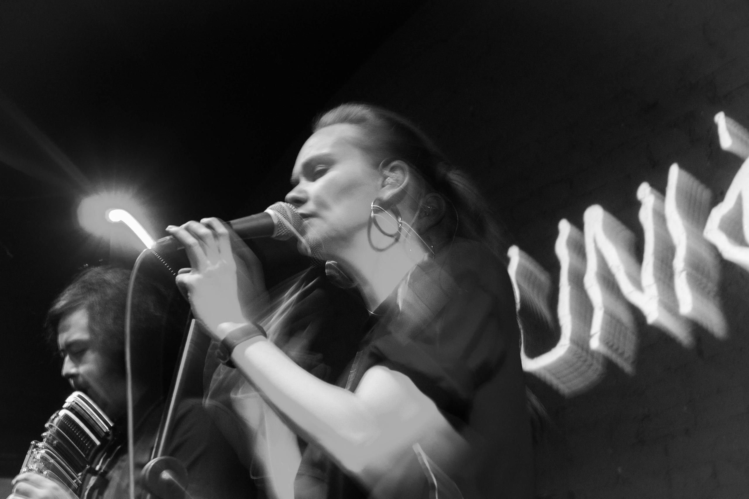 Саша Алмазова и Non Cadenza. Фотограф для музыкантов, фотограф на концерт, концертный фотограф, съемка концерта, бэкстейдж фотограф