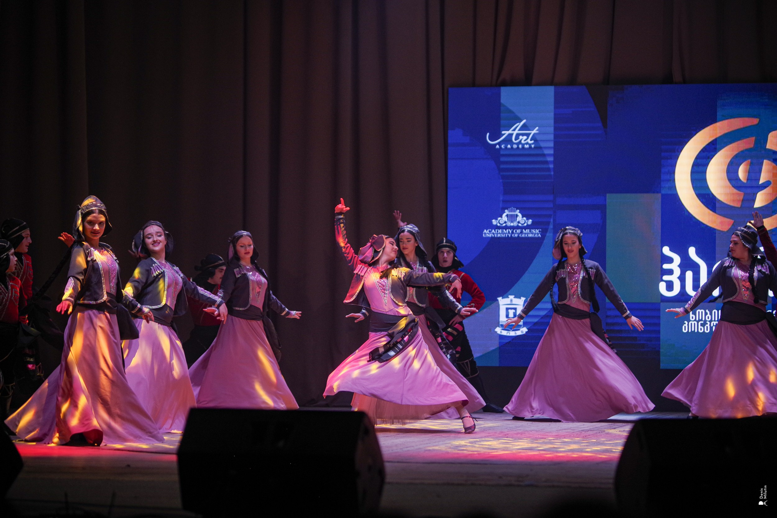 Танцы в Хоби. Портретный фотограф Денис Милютин