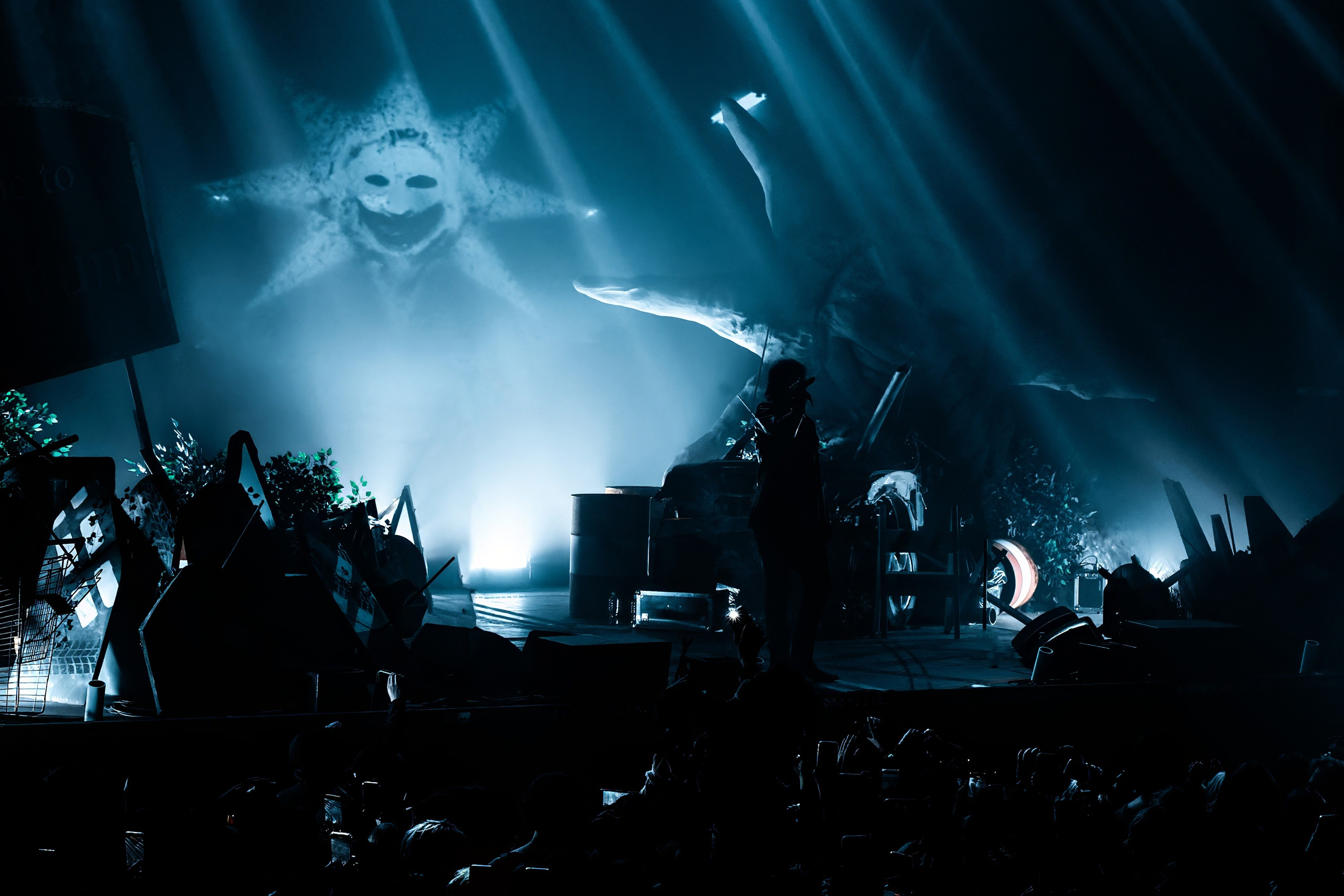 Тёмный принц в клубе TAU 22.03.2026. Репортажный фотограф и видеограф в Москве