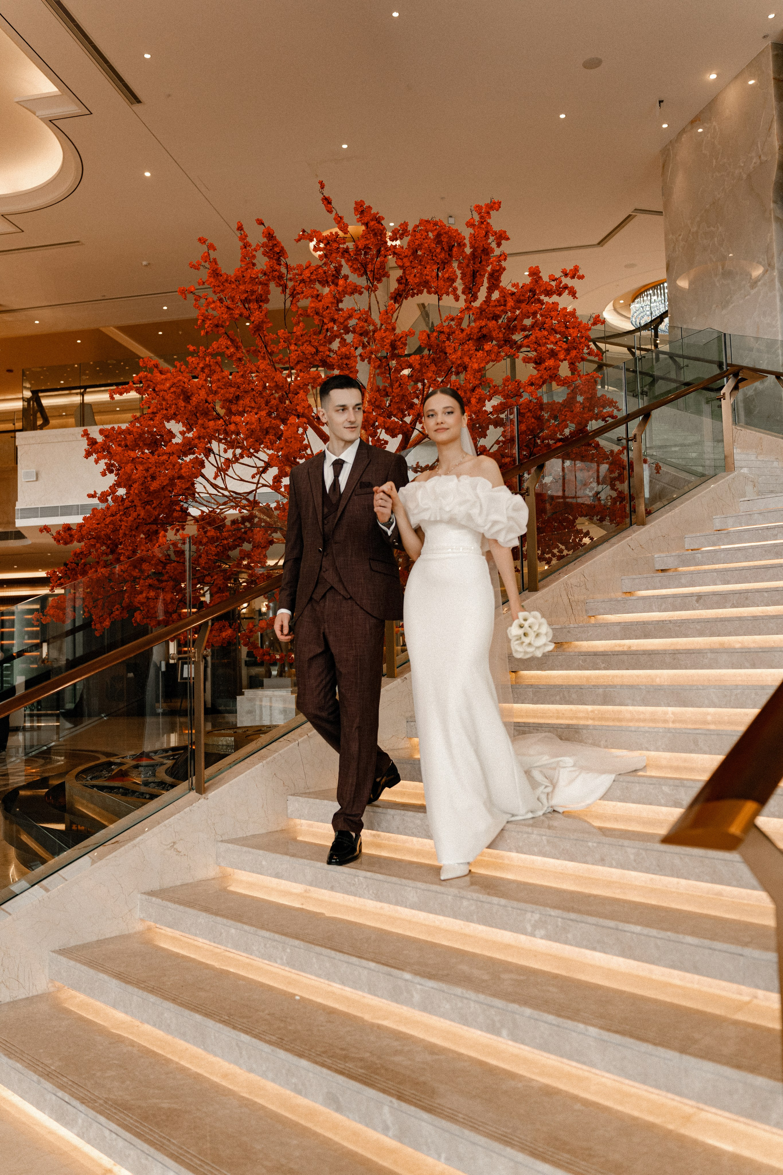 Свадебная фотосессия в Бутырском ЗАГС (Дворец Бракосочетания № 4) и прогулка в отеле Solux (Солюкс)